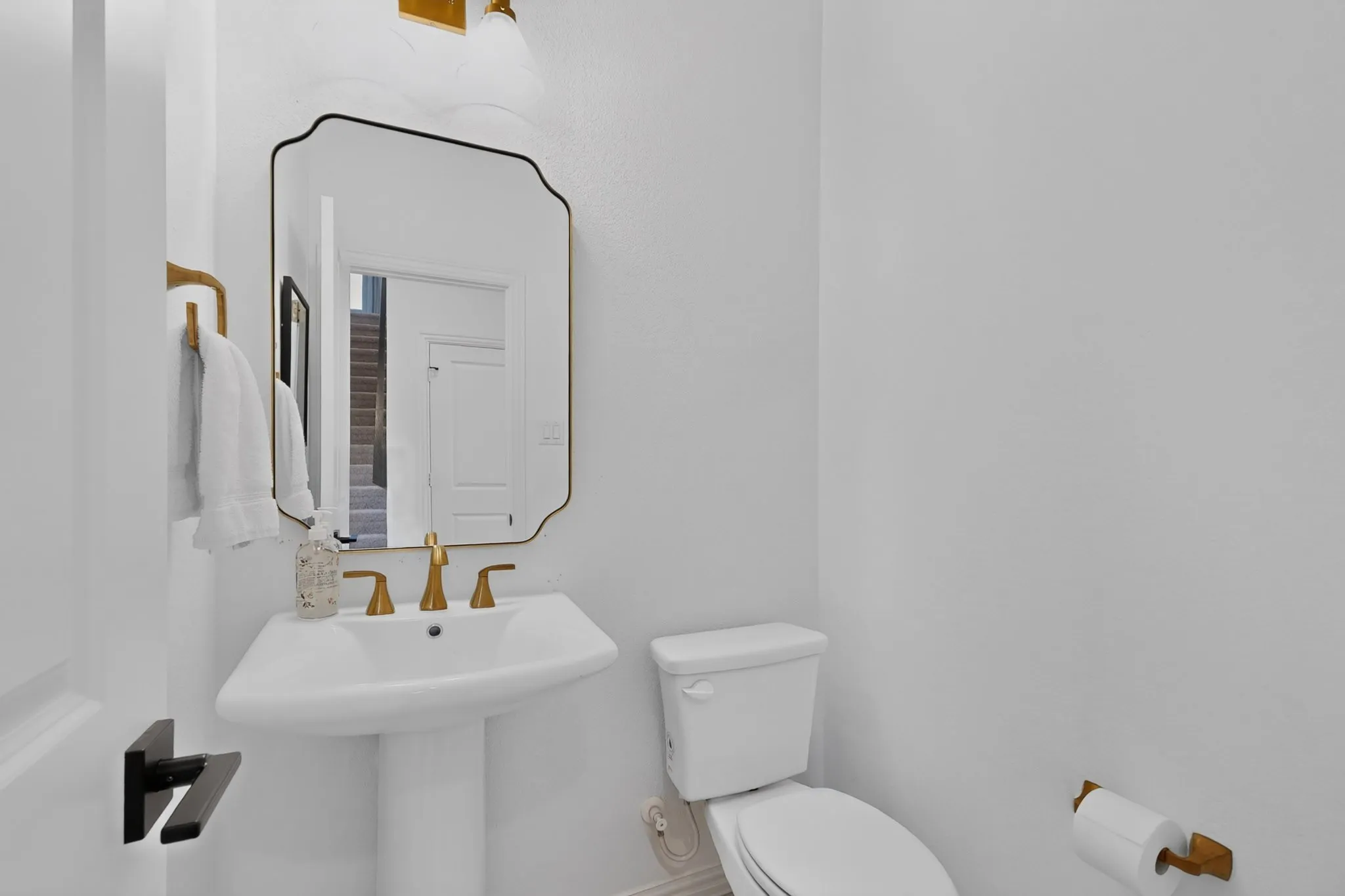 Single Family Residence For Sale in Tarrant County , 1624 Whitworth Drive, Fort Worth, Texas 76052, 4 Bedroom, 4 Bathroom, 2 Garage spaces, 2,718 Sqft, built in 2023, mls#21396280, Real Estate Agent in Fort Worth, Homes For Sale in Tarrant county, Homes For Sale in Fort Worth, Realtor in Fort Worth Texas, Real Estate Brokerage Independent Realty Texas, Luminita Cordes Realtor