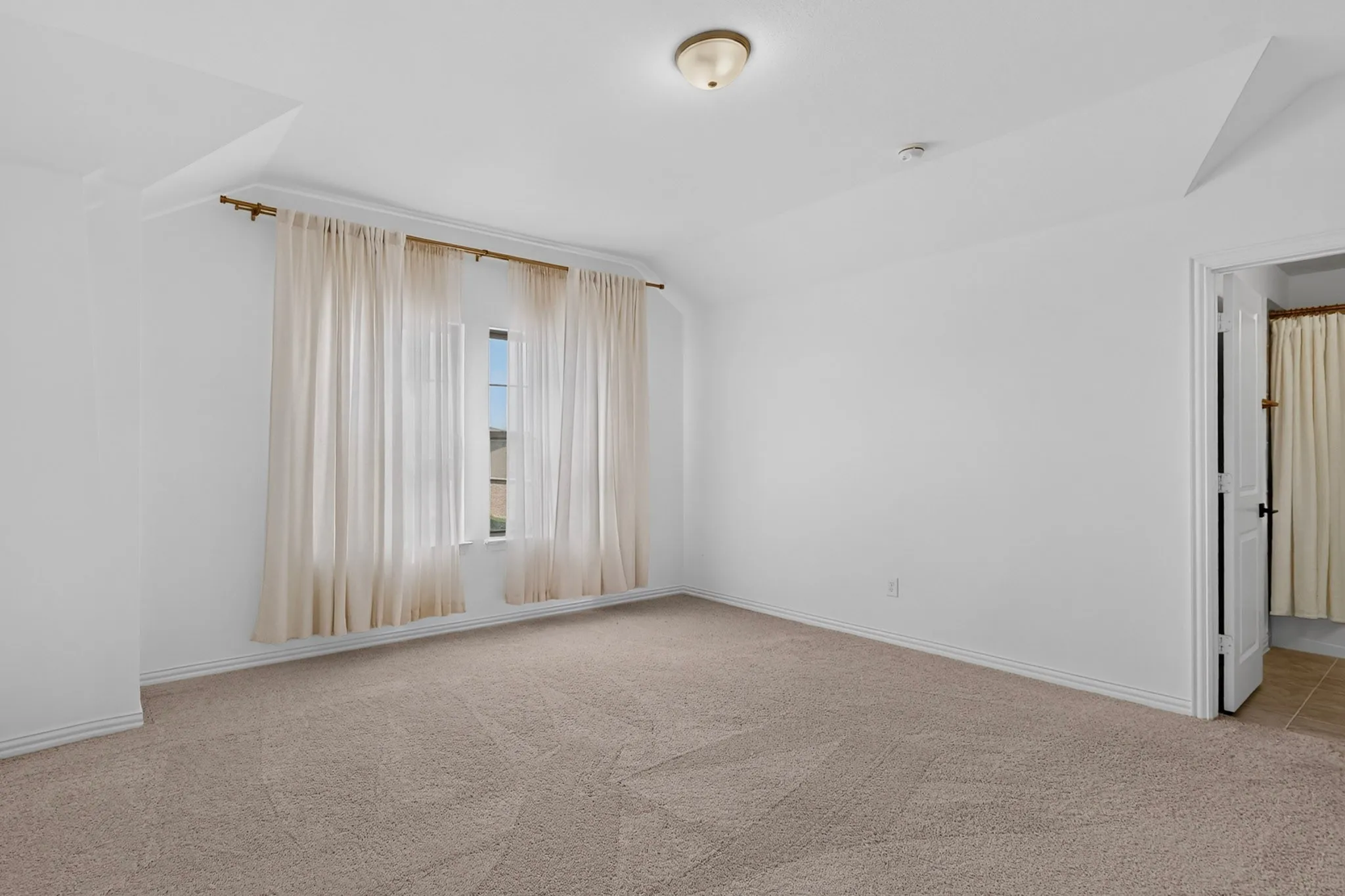 Single Family Residence For Sale in Tarrant County , 1624 Whitworth Drive, Fort Worth, Texas 76052, 4 Bedroom, 4 Bathroom, 2 Garage spaces, 2,718 Sqft, built in 2023, mls#21396280, Real Estate Agent in Fort Worth, Homes For Sale in Tarrant county, Homes For Sale in Fort Worth, Realtor in Fort Worth Texas, Real Estate Brokerage Independent Realty Texas, Luminita Cordes Realtor