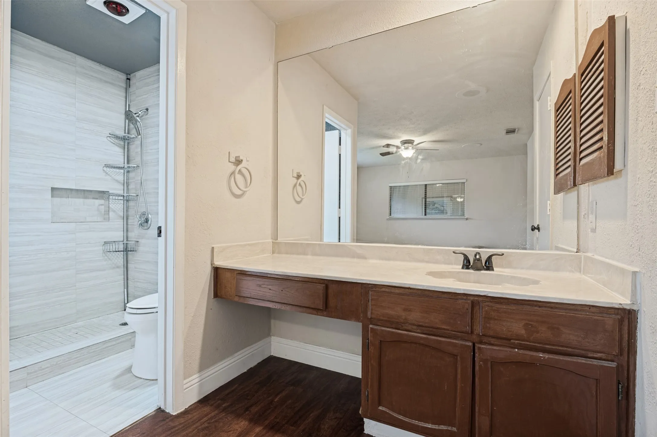 Single Family Residence For Sale in Tarrant County , 2307 Busch Drive, Arlington, Texas 76014, 3 Bedroom, 2 Bathroom, 2 Garage spaces, 1,464 Sqft, built in 1982, mls#21397422, Real Estate Agent in Arlington, Homes For Sale in Tarrant county, Homes For Sale in Arlington, Realtor in Arlington Texas, Real Estate Brokerage Independent Realty Texas, Luminita Cordes Realtor