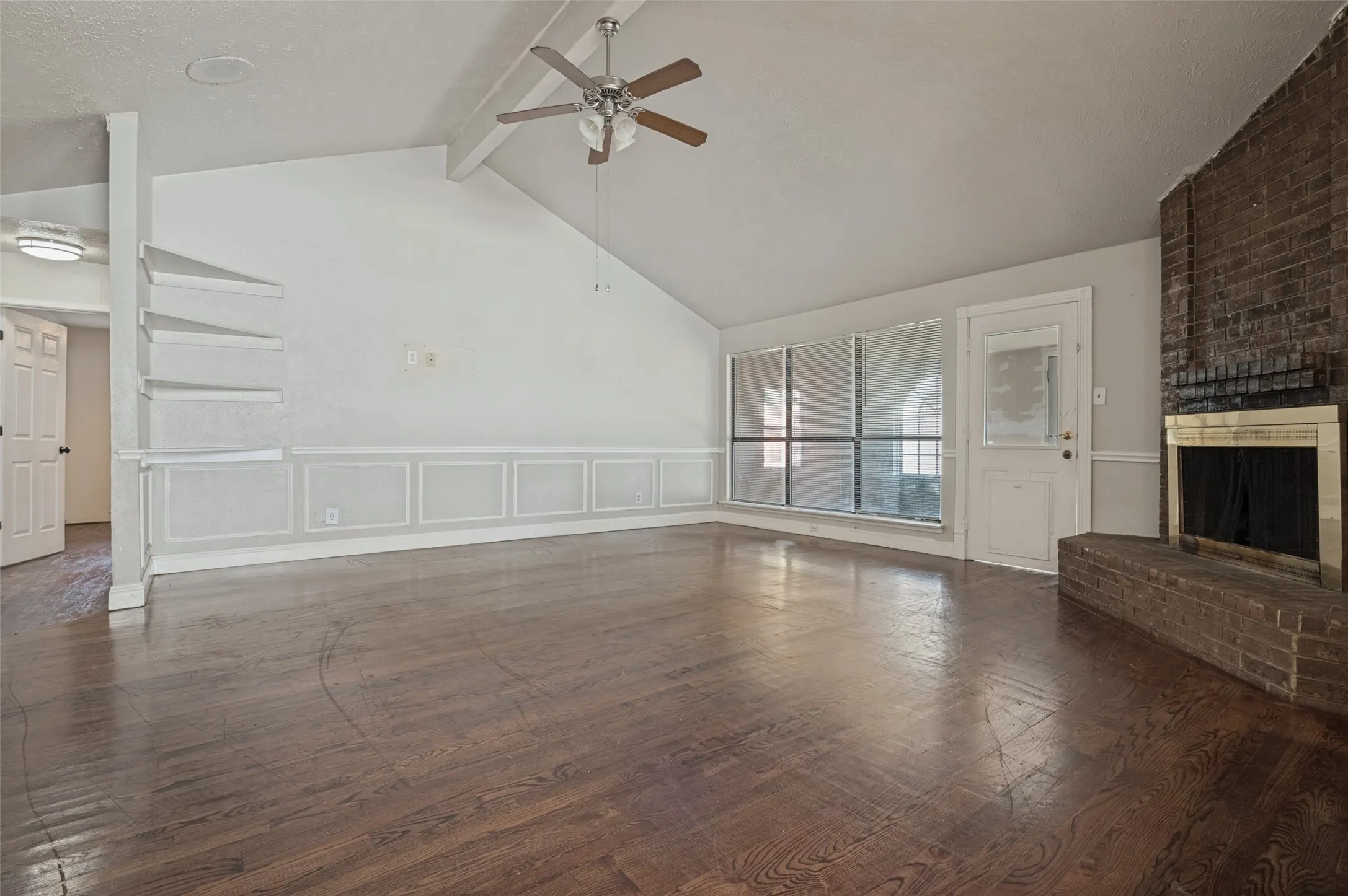 Single Family Residence For Sale in Tarrant County , 2307 Busch Drive, Arlington, Texas 76014, 3 Bedroom, 2 Bathroom, 2 Garage spaces, 1,464 Sqft, built in 1982, mls#21397422, Real Estate Agent in Arlington, Homes For Sale in Tarrant county, Homes For Sale in Arlington, Realtor in Arlington Texas, Real Estate Brokerage Independent Realty Texas, Luminita Cordes Realtor