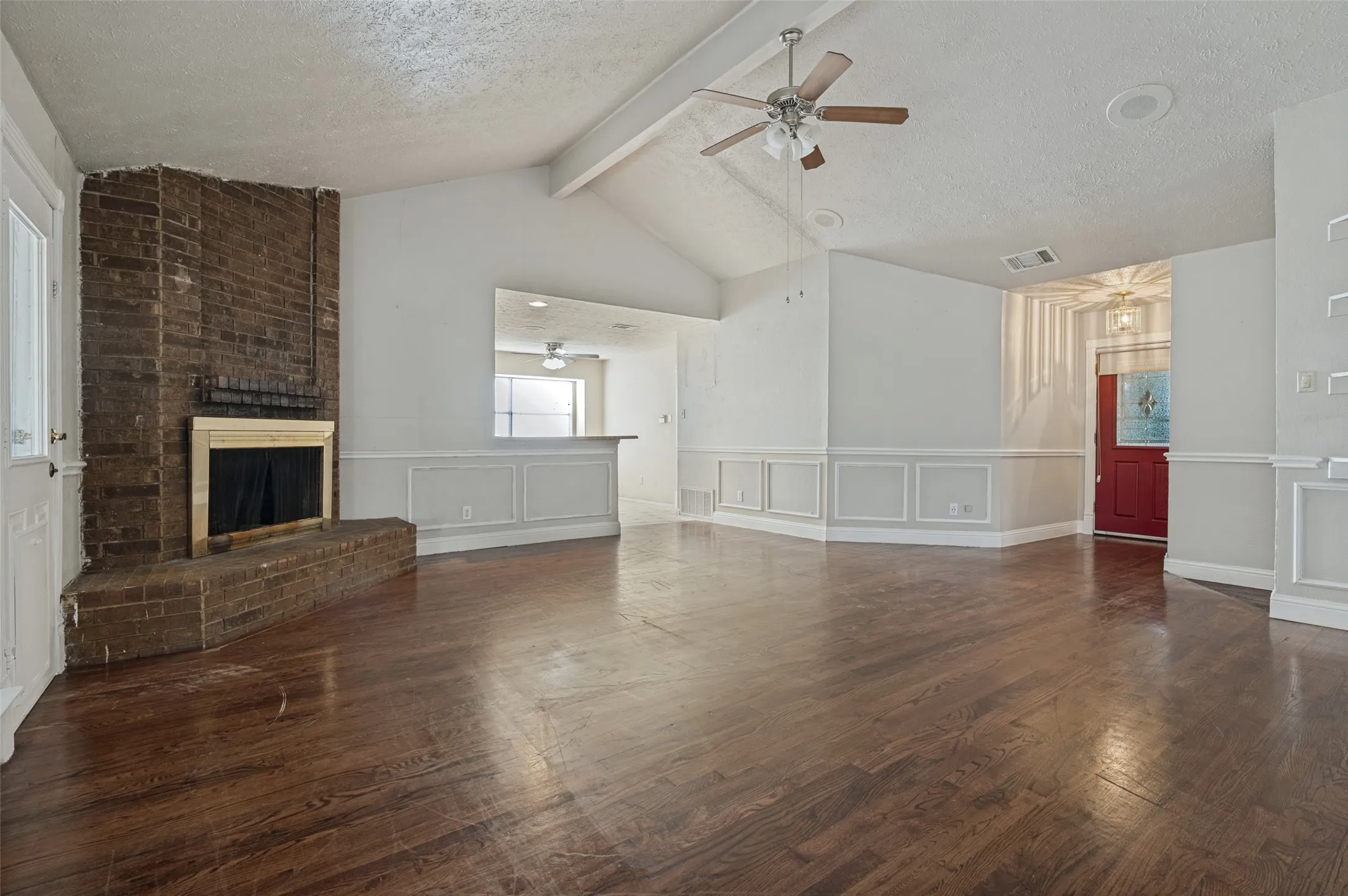 Single Family Residence For Sale in Tarrant County , 2307 Busch Drive, Arlington, Texas 76014, 3 Bedroom, 2 Bathroom, 2 Garage spaces, 1,464 Sqft, built in 1982, mls#21397422, Real Estate Agent in Arlington, Homes For Sale in Tarrant county, Homes For Sale in Arlington, Realtor in Arlington Texas, Real Estate Brokerage Independent Realty Texas, Luminita Cordes Realtor