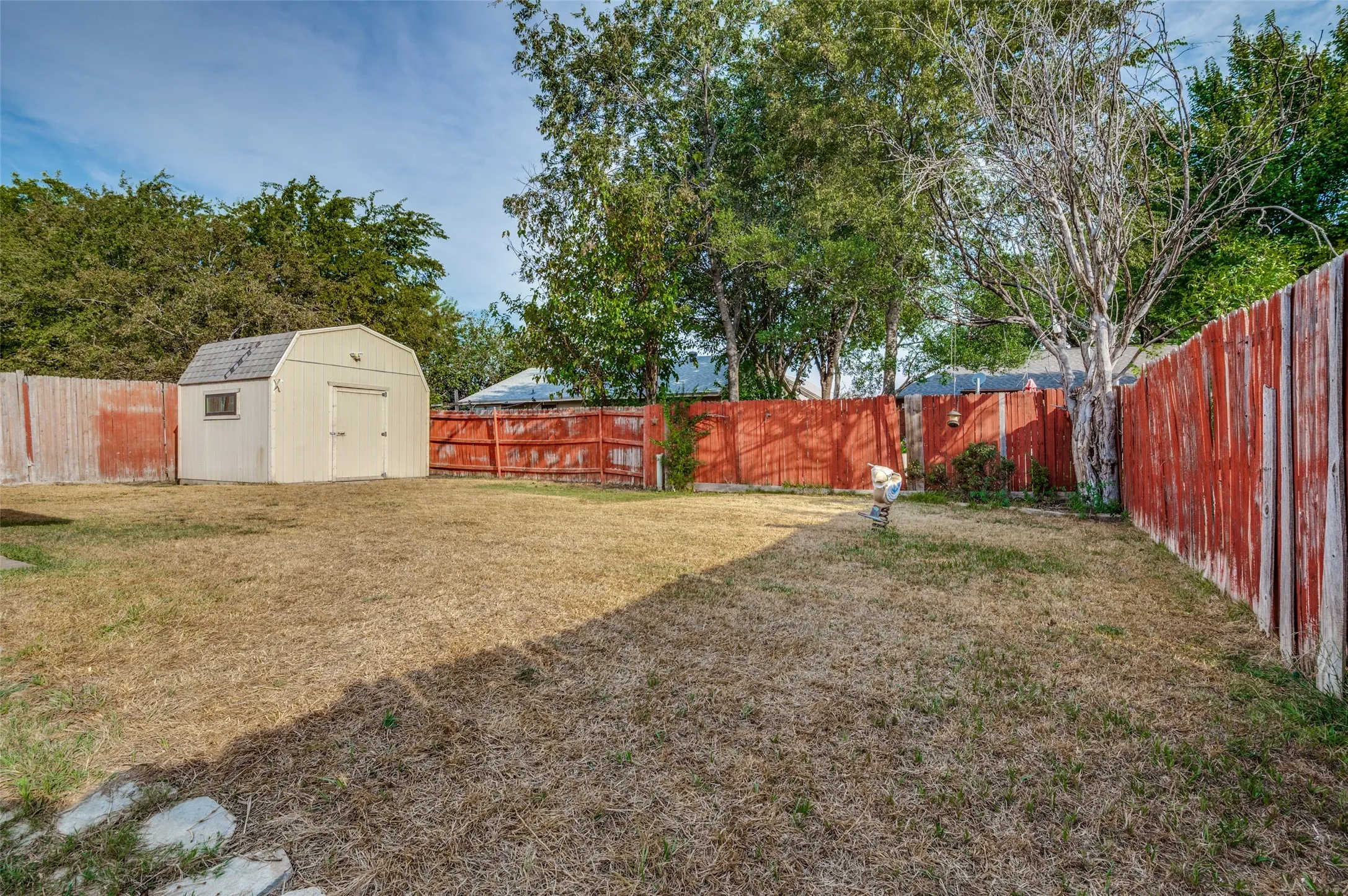 Single Family Residence For Sale in Tarrant County , 2307 Busch Drive, Arlington, Texas 76014, 3 Bedroom, 2 Bathroom, 2 Garage spaces, 1,464 Sqft, built in 1982, mls#21397422, Real Estate Agent in Arlington, Homes For Sale in Tarrant county, Homes For Sale in Arlington, Realtor in Arlington Texas, Real Estate Brokerage Independent Realty Texas, Luminita Cordes Realtor