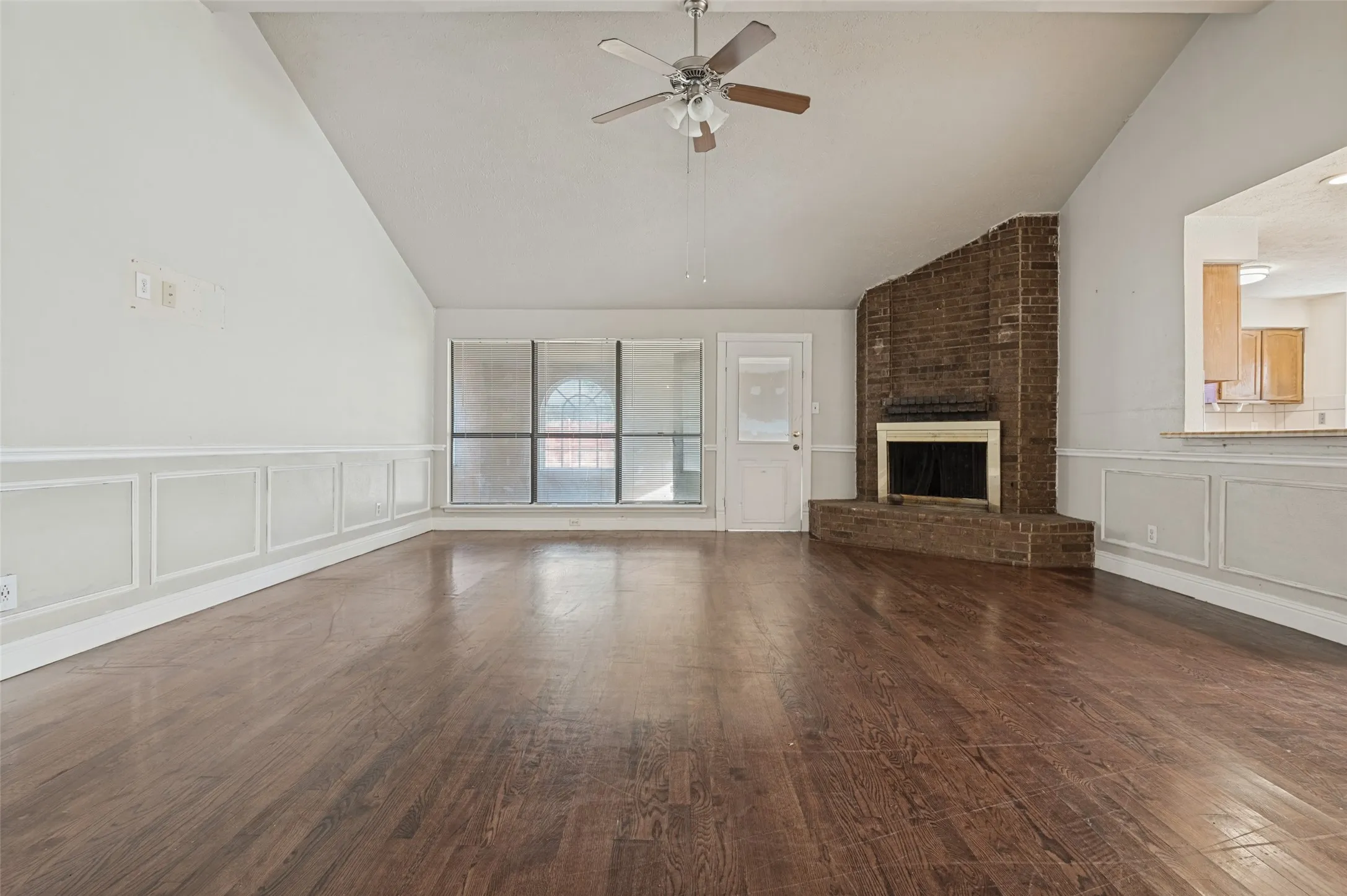 Single Family Residence For Sale in Tarrant County , 2307 Busch Drive, Arlington, Texas 76014, 3 Bedroom, 2 Bathroom, 2 Garage spaces, 1,464 Sqft, built in 1982, mls#21397422, Real Estate Agent in Arlington, Homes For Sale in Tarrant county, Homes For Sale in Arlington, Realtor in Arlington Texas, Real Estate Brokerage Independent Realty Texas, Luminita Cordes Realtor