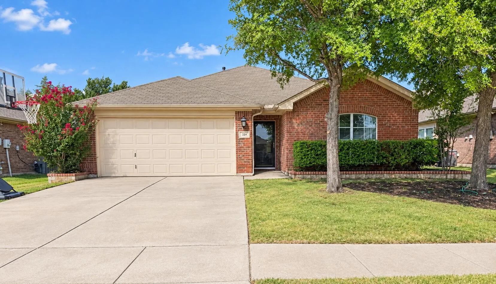 Single Family Residence For Sale in Tarrant County , 224 Spring Hollow Drive, Saginaw, Texas 76131, 3 Bedroom, 2 Bathroom, 2 Garage spaces, 1,614 Sqft, built in 2008, mls#21397427, Real Estate Agent in Saginaw, Homes For Sale in Tarrant county, Homes For Sale in Saginaw, Realtor in Saginaw Texas, Real Estate Brokerage Independent Realty Texas, Luminita Cordes Realtor