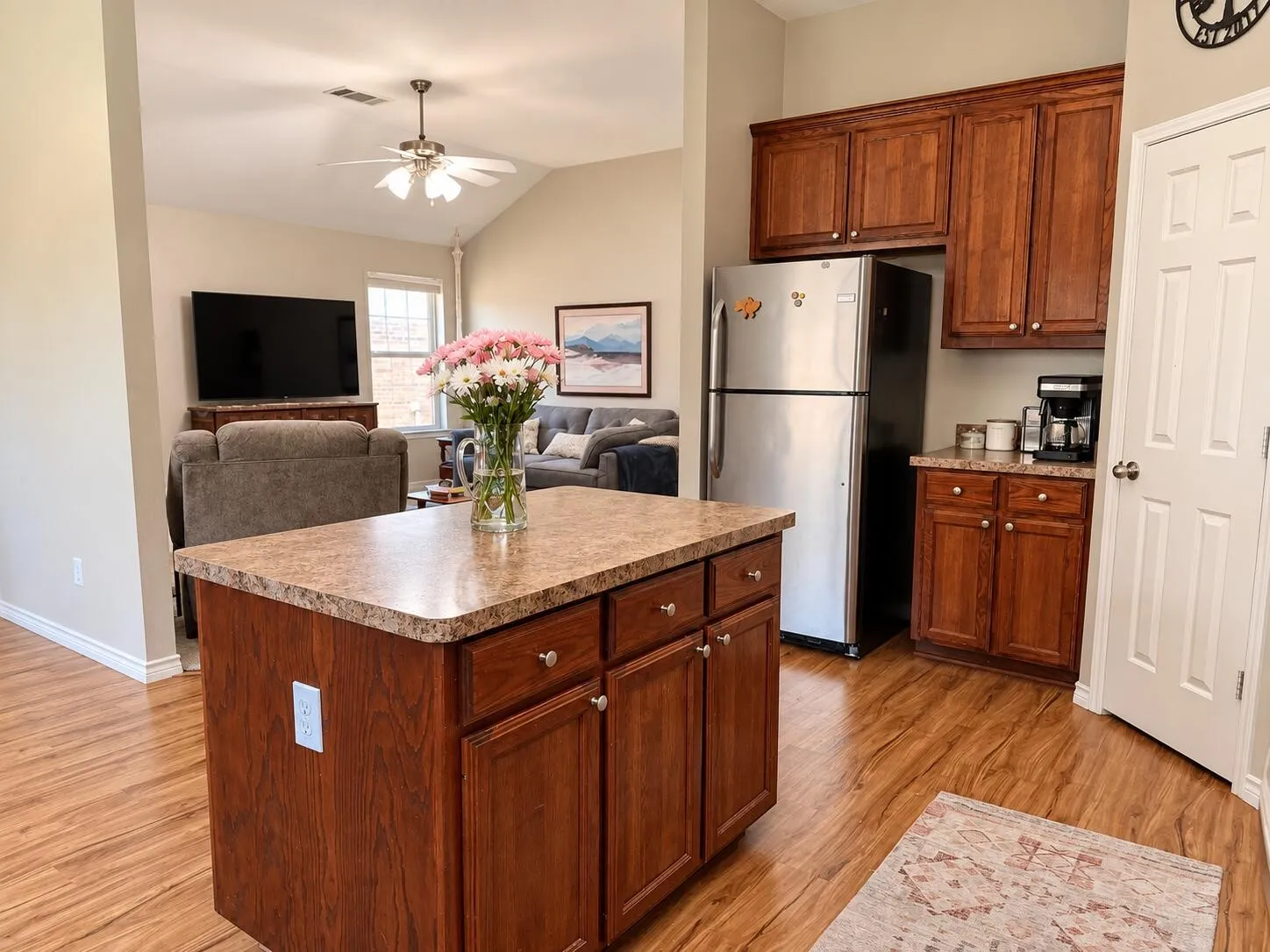 Single Family Residence For Sale in Tarrant County , 224 Spring Hollow Drive, Saginaw, Texas 76131, 3 Bedroom, 2 Bathroom, 2 Garage spaces, 1,614 Sqft, built in 2008, mls#21397427, Real Estate Agent in Saginaw, Homes For Sale in Tarrant county, Homes For Sale in Saginaw, Realtor in Saginaw Texas, Real Estate Brokerage Independent Realty Texas, Luminita Cordes Realtor