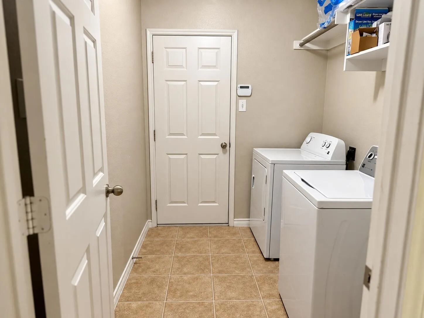 Single Family Residence For Sale in Tarrant County , 224 Spring Hollow Drive, Saginaw, Texas 76131, 3 Bedroom, 2 Bathroom, 2 Garage spaces, 1,614 Sqft, built in 2008, mls#21397427, Real Estate Agent in Saginaw, Homes For Sale in Tarrant county, Homes For Sale in Saginaw, Realtor in Saginaw Texas, Real Estate Brokerage Independent Realty Texas, Luminita Cordes Realtor