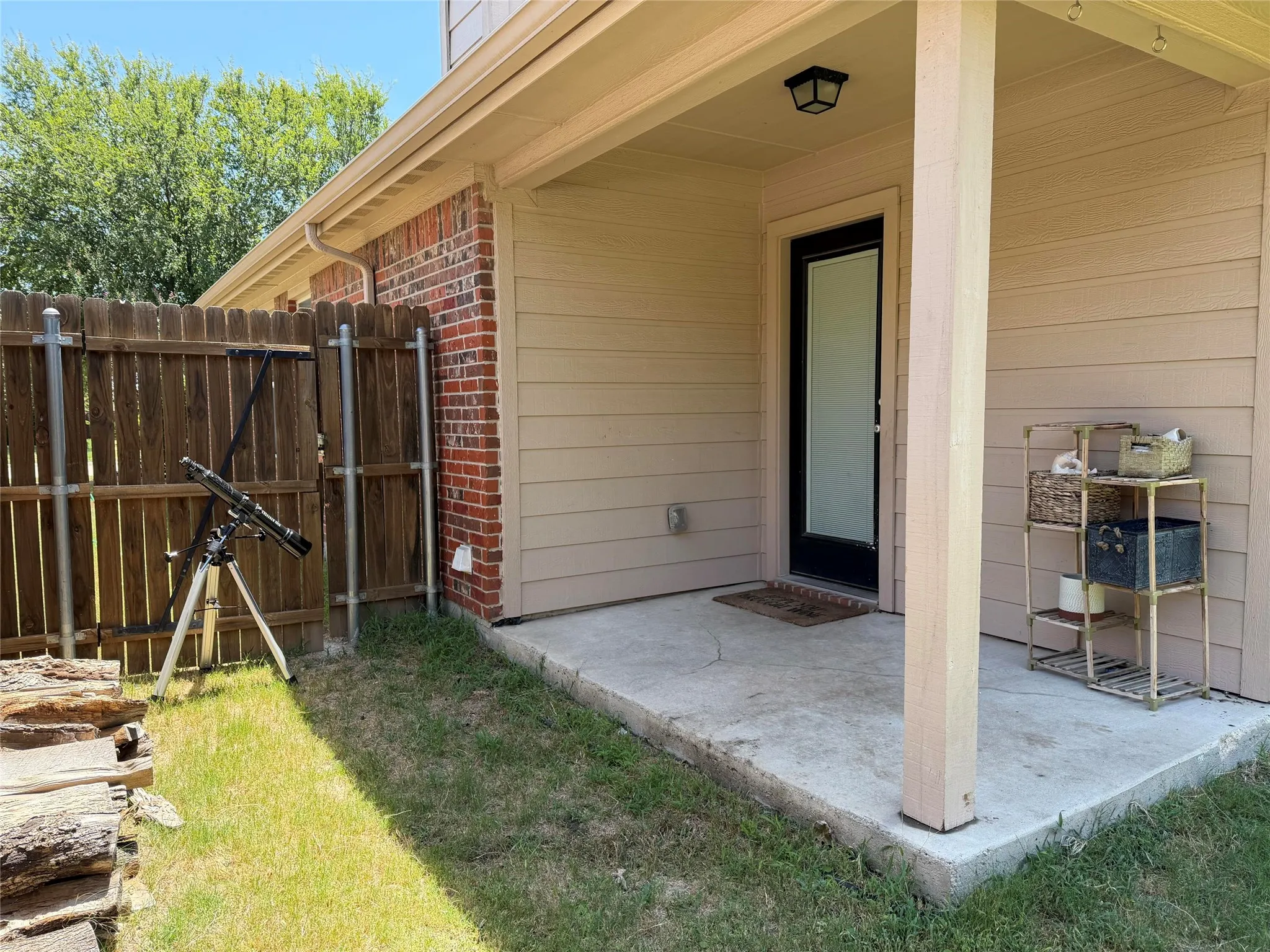 Single Family Residence For Sale in Tarrant County , 224 Spring Hollow Drive, Saginaw, Texas 76131, 3 Bedroom, 2 Bathroom, 2 Garage spaces, 1,614 Sqft, built in 2008, mls#21397427, Real Estate Agent in Saginaw, Homes For Sale in Tarrant county, Homes For Sale in Saginaw, Realtor in Saginaw Texas, Real Estate Brokerage Independent Realty Texas, Luminita Cordes Realtor