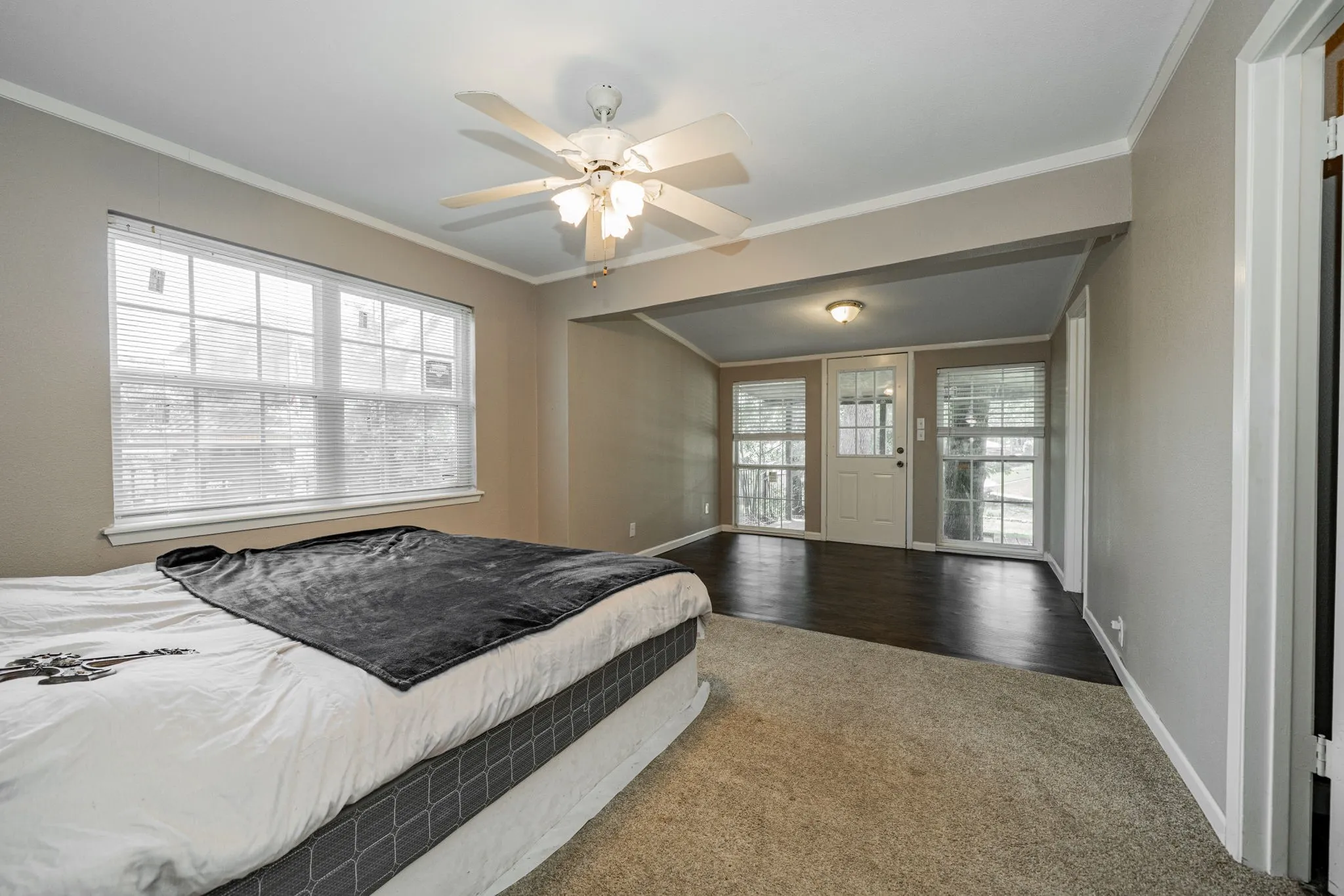 Single Family Residence For Rent in Henderson County , 102 Northwood Place, Enchanted Oaks, Texas 75156, 3 Bedroom, 2 Bathroom, Garage spaces, 2,000 Sqft, built in 1979, mls#21397362, Real Estate Agent in Enchanted Oaks, Homes For Rent in Henderson county, Homes For Rent in Enchanted Oaks, Realtor in Enchanted Oaks Texas, Real Estate Brokerage Independent Realty Texas, Luminita Cordes Realtor