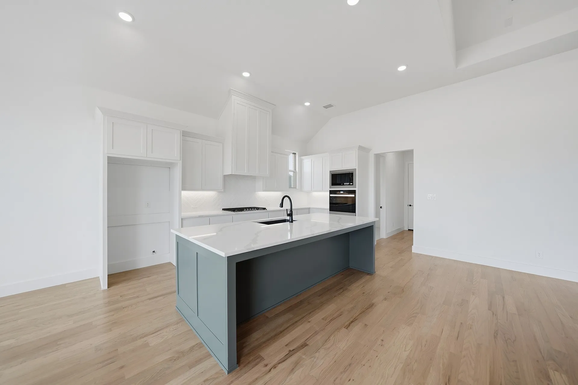 Single Family Residence For Sale in Rockwall County , 814 Forest Creek Drive, Rockwall, Texas 75087, 4 Bedroom, 4 Bathroom, 3 Garage spaces, 3,095 Sqft, built in 2025, mls#21397431, Real Estate Agent in Rockwall, Homes For Sale in Rockwall county, Homes For Sale in Rockwall, Realtor in Rockwall Texas, Real Estate Brokerage Independent Realty Texas, Luminita Cordes Realtor