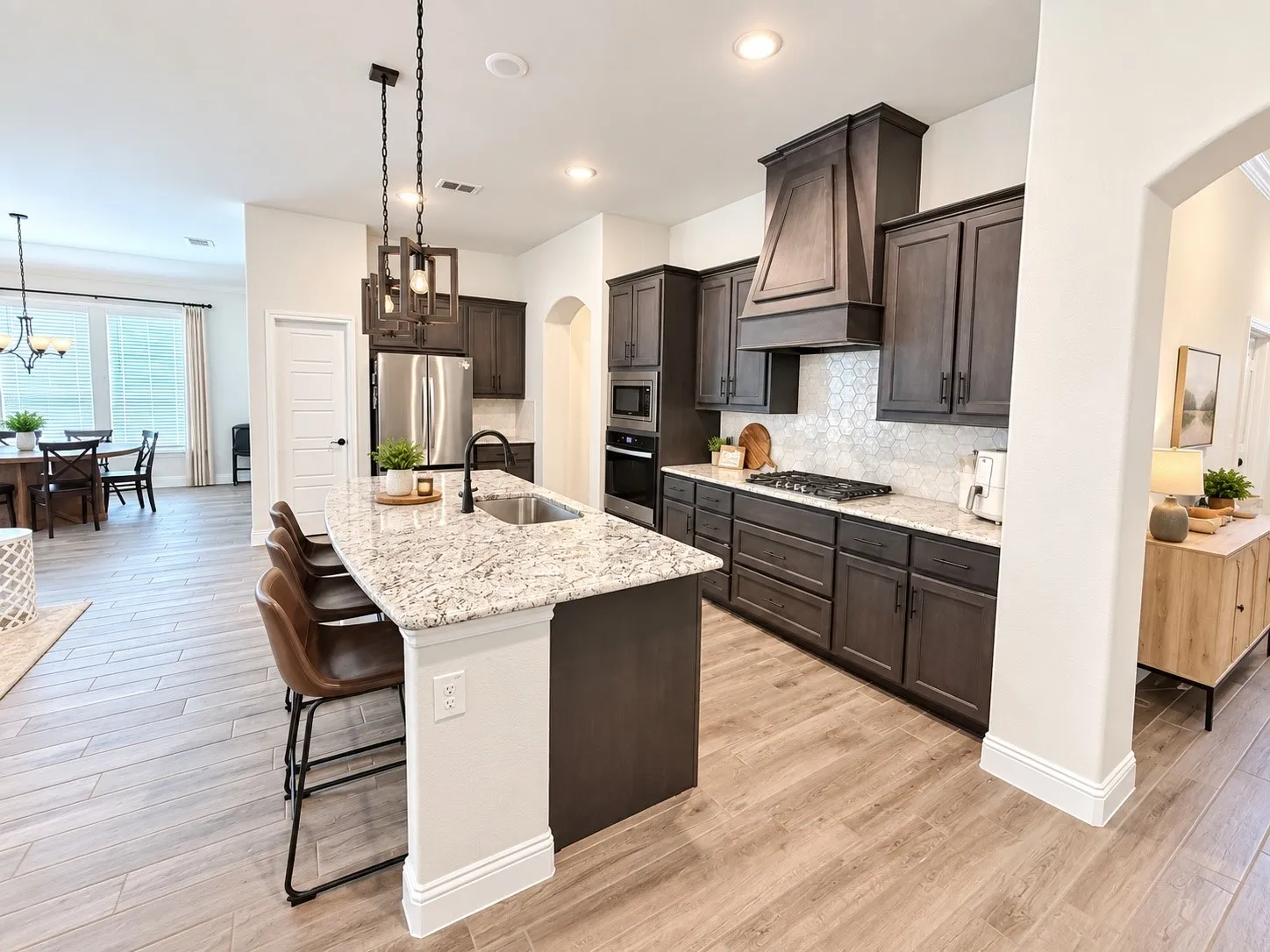 Single Family Residence For Sale in Hood County , 513 River Bank Court, Granbury, Texas 76049, 3 Bedroom, 2 Bathroom, 2 Garage spaces, 2,317 Sqft, built in 2023, mls#21396958, Real Estate Agent in Granbury, Homes For Sale in Hood county, Homes For Sale in Granbury, Realtor in Granbury Texas, Real Estate Brokerage Independent Realty Texas, Luminita Cordes Realtor