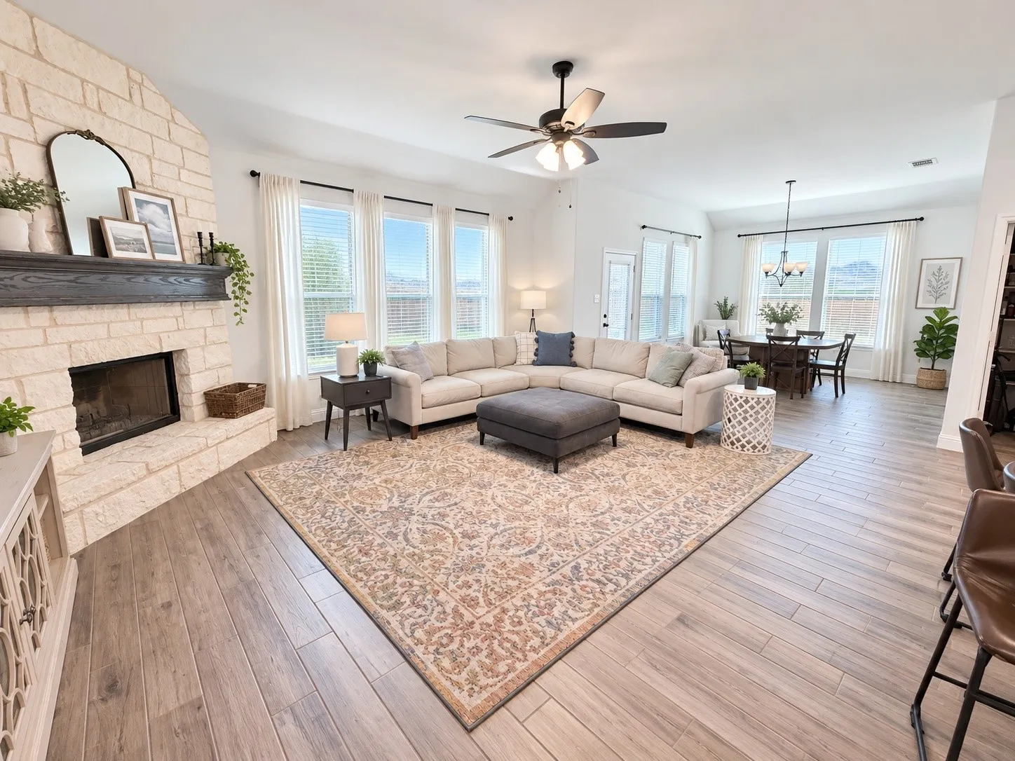 Single Family Residence For Sale in Hood County , 513 River Bank Court, Granbury, Texas 76049, 3 Bedroom, 2 Bathroom, 2 Garage spaces, 2,317 Sqft, built in 2023, mls#21396958, Real Estate Agent in Granbury, Homes For Sale in Hood county, Homes For Sale in Granbury, Realtor in Granbury Texas, Real Estate Brokerage Independent Realty Texas, Luminita Cordes Realtor