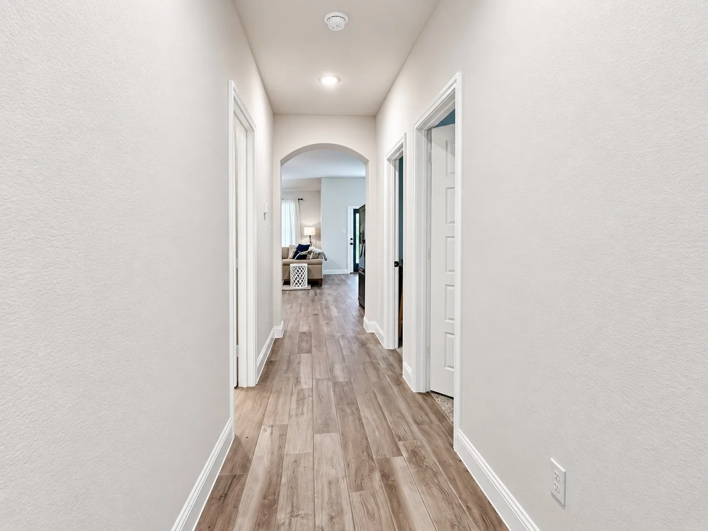Single Family Residence For Sale in Hood County , 513 River Bank Court, Granbury, Texas 76049, 3 Bedroom, 2 Bathroom, 2 Garage spaces, 2,317 Sqft, built in 2023, mls#21396958, Real Estate Agent in Granbury, Homes For Sale in Hood county, Homes For Sale in Granbury, Realtor in Granbury Texas, Real Estate Brokerage Independent Realty Texas, Luminita Cordes Realtor