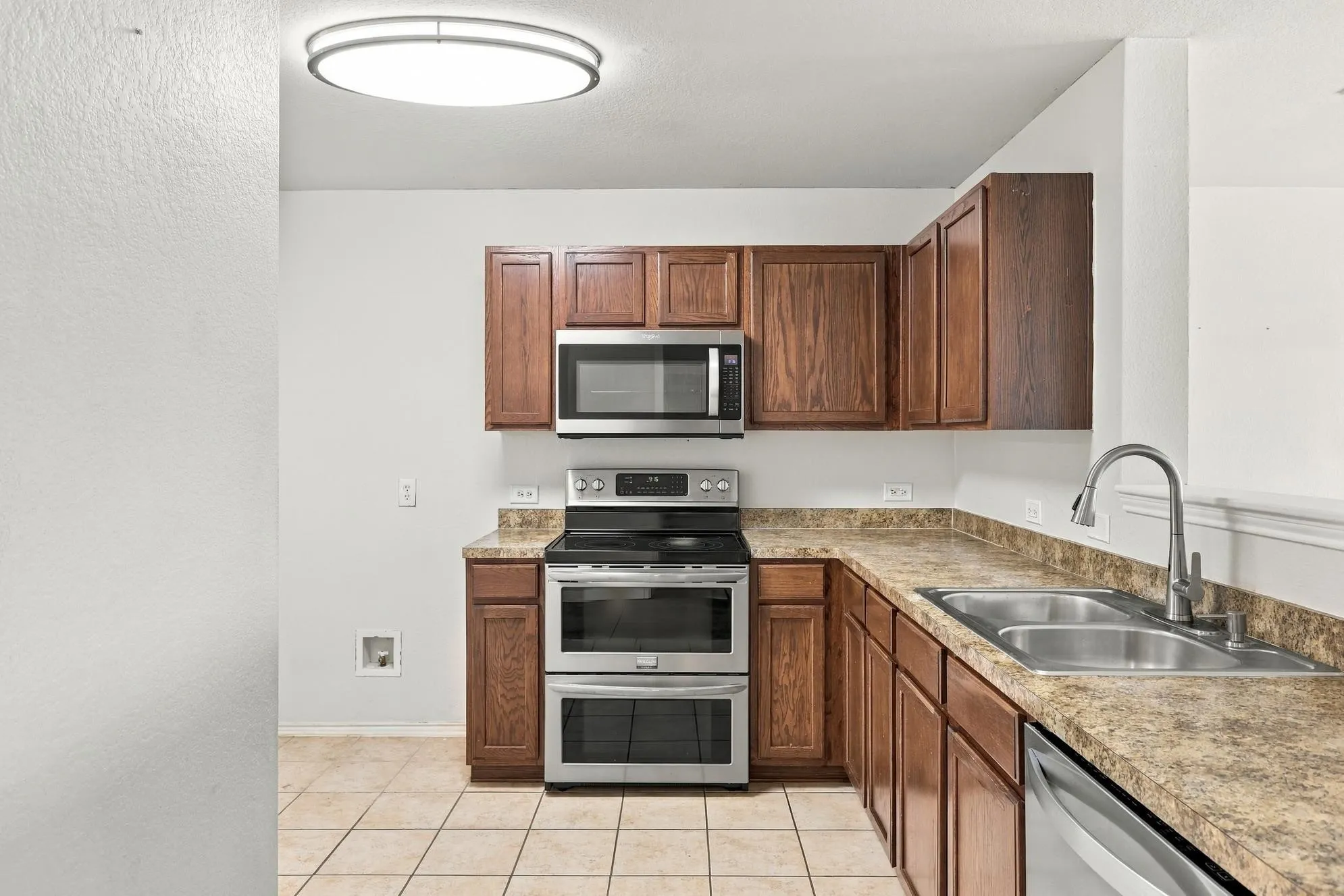 Single Family Residence For Sale in Tarrant County , 729 Rio Bravo Drive, Fort Worth, Texas 76052, 3 Bedroom, 2 Bathroom, 2 Garage spaces, 1,382 Sqft, built in 2008, mls#21395320, Real Estate Agent in Fort Worth, Homes For Sale in Tarrant county, Homes For Sale in Fort Worth, Realtor in Fort Worth Texas, Real Estate Brokerage Independent Realty Texas, Luminita Cordes Realtor