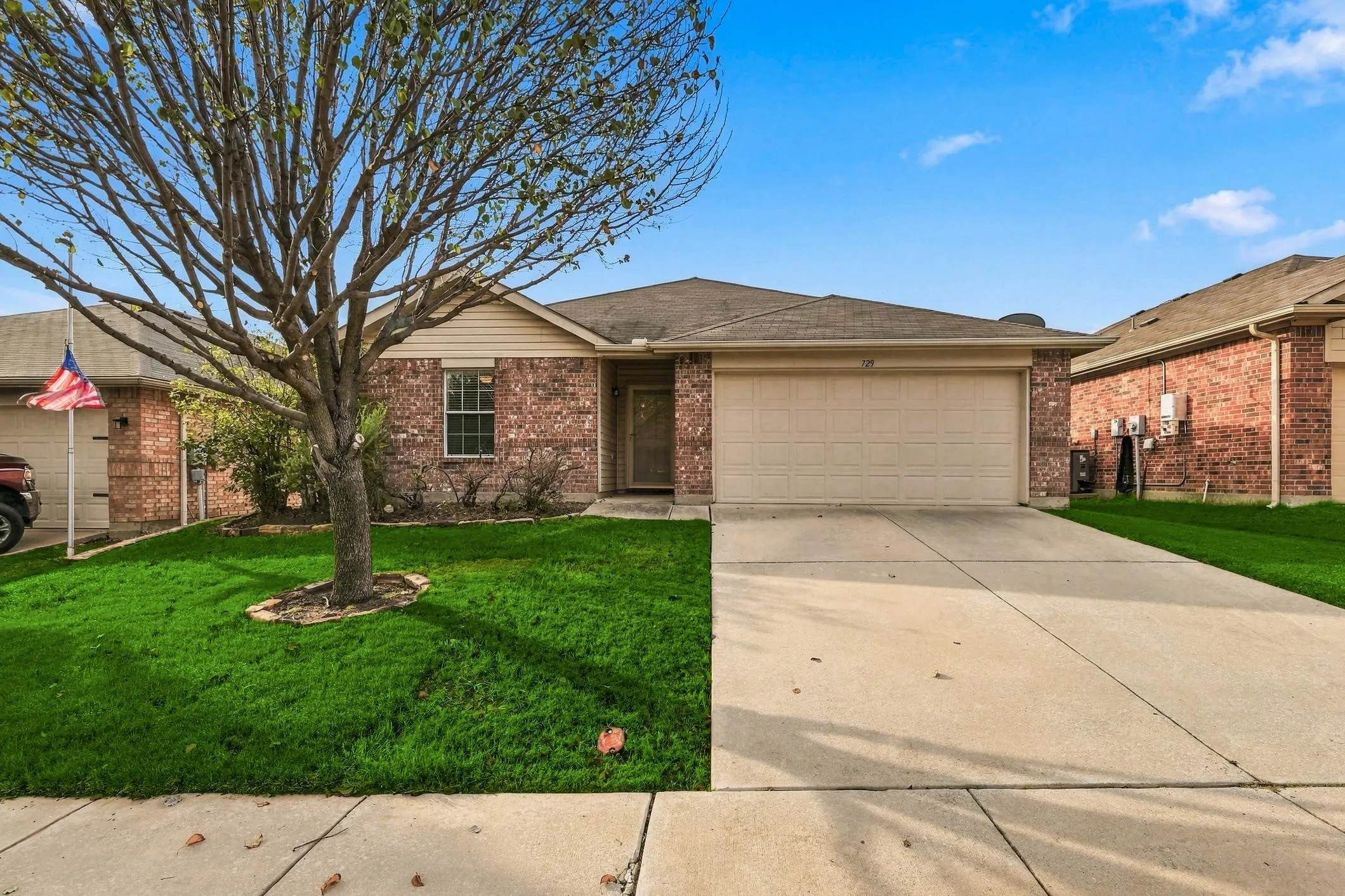 Single Family Residence For Sale in Tarrant County , 729 Rio Bravo Drive, Fort Worth, Texas 76052, 3 Bedroom, 2 Bathroom, 2 Garage spaces, 1,382 Sqft, built in 2008, mls#21395320, Real Estate Agent in Fort Worth, Homes For Sale in Tarrant county, Homes For Sale in Fort Worth, Realtor in Fort Worth Texas, Real Estate Brokerage Independent Realty Texas, Luminita Cordes Realtor