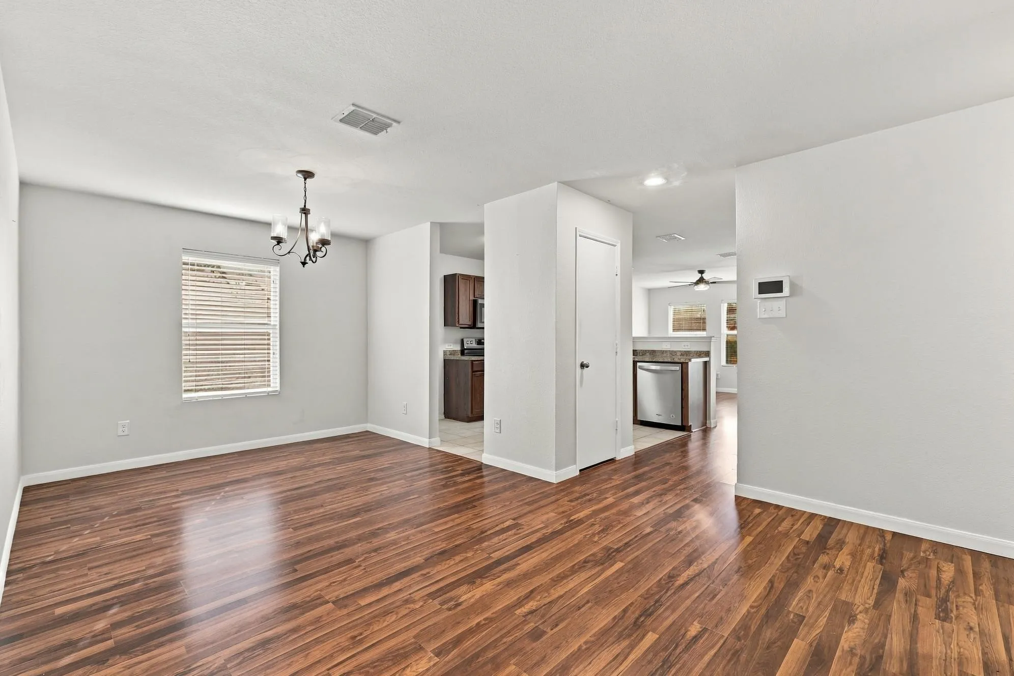 Single Family Residence For Sale in Tarrant County , 729 Rio Bravo Drive, Fort Worth, Texas 76052, 3 Bedroom, 2 Bathroom, 2 Garage spaces, 1,382 Sqft, built in 2008, mls#21395320, Real Estate Agent in Fort Worth, Homes For Sale in Tarrant county, Homes For Sale in Fort Worth, Realtor in Fort Worth Texas, Real Estate Brokerage Independent Realty Texas, Luminita Cordes Realtor