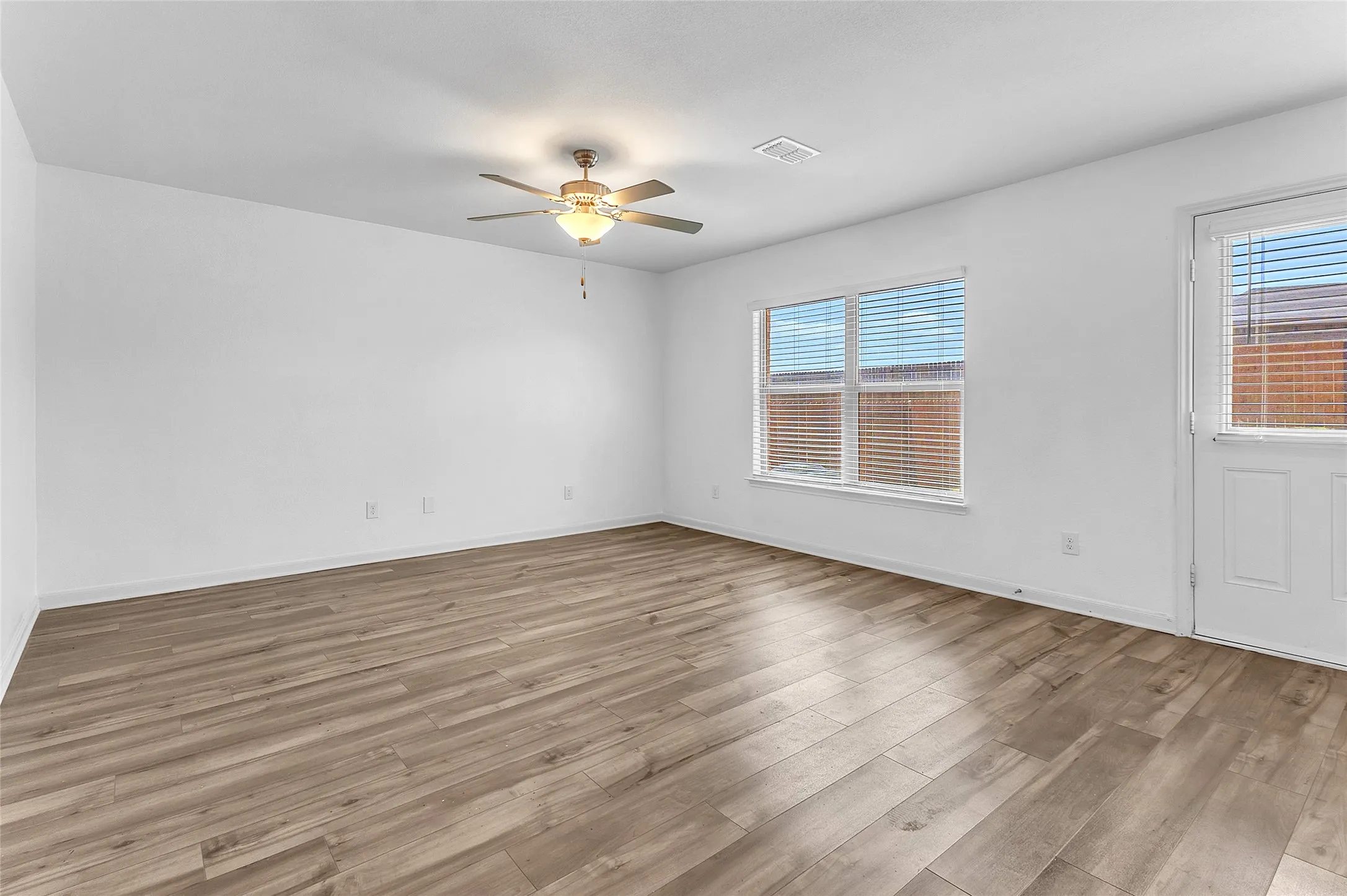 Single Family Residence For Rent in Kaufman County , 3083 Chillingham Drive, Forney, Texas 75126, 3 Bedroom, 2 Bathroom, 2 Garage spaces, 1,224 Sqft, built in 2022, mls#21397437, Real Estate Agent in Forney, Homes For Rent in Kaufman county, Homes For Rent in Forney, Realtor in Forney Texas, Real Estate Brokerage Independent Realty Texas, Luminita Cordes Realtor