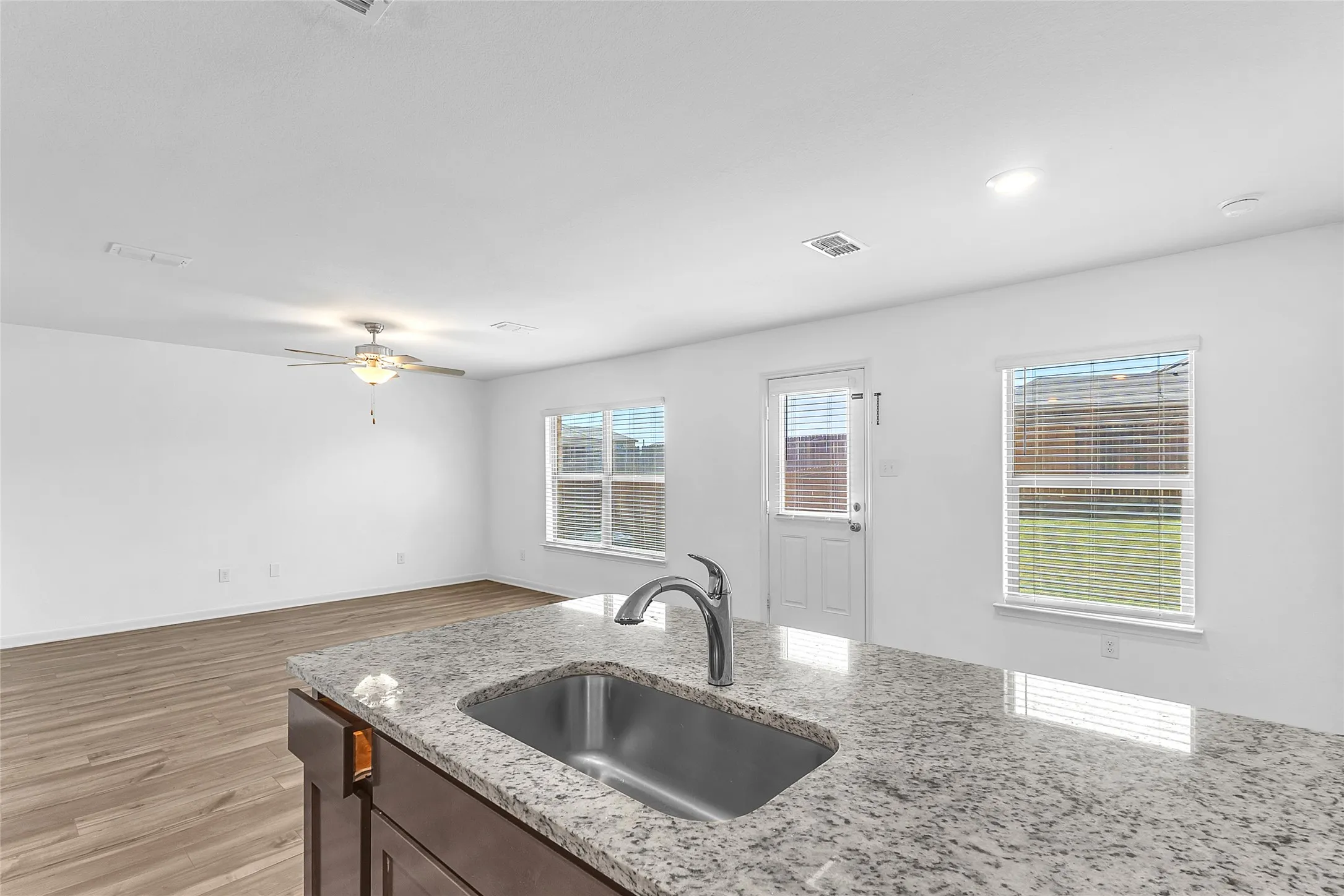 Single Family Residence For Rent in Kaufman County , 3083 Chillingham Drive, Forney, Texas 75126, 3 Bedroom, 2 Bathroom, 2 Garage spaces, 1,224 Sqft, built in 2022, mls#21397437, Real Estate Agent in Forney, Homes For Rent in Kaufman county, Homes For Rent in Forney, Realtor in Forney Texas, Real Estate Brokerage Independent Realty Texas, Luminita Cordes Realtor