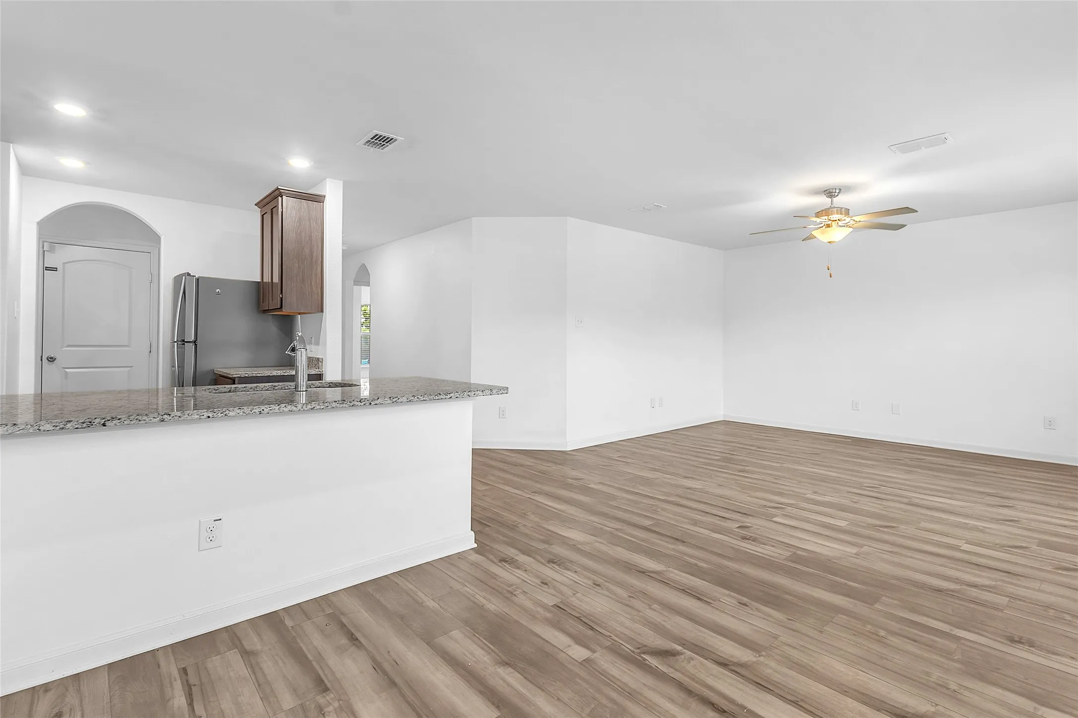 Single Family Residence For Rent in Kaufman County , 3083 Chillingham Drive, Forney, Texas 75126, 3 Bedroom, 2 Bathroom, 2 Garage spaces, 1,224 Sqft, built in 2022, mls#21397437, Real Estate Agent in Forney, Homes For Rent in Kaufman county, Homes For Rent in Forney, Realtor in Forney Texas, Real Estate Brokerage Independent Realty Texas, Luminita Cordes Realtor