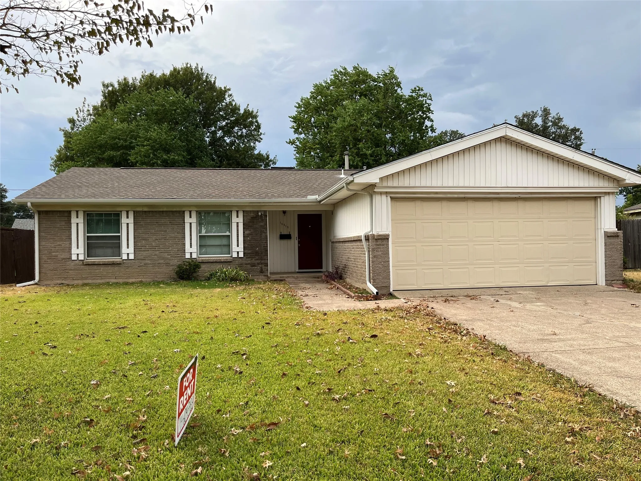 Single Family Residence For Rent in Dallas County , 13515 Charcoal Lane, Farmers Branch, Texas 75234, 3 Bedroom, 2 Bathroom, 2 Garage spaces, 1,265 Sqft, built in 1959, mls#21395063, Real Estate Agent in Farmers Branch, Homes For Rent in Dallas county, Homes For Rent in Farmers Branch, Realtor in Farmers Branch Texas, Real Estate Brokerage Independent Realty Texas, Luminita Cordes Realtor