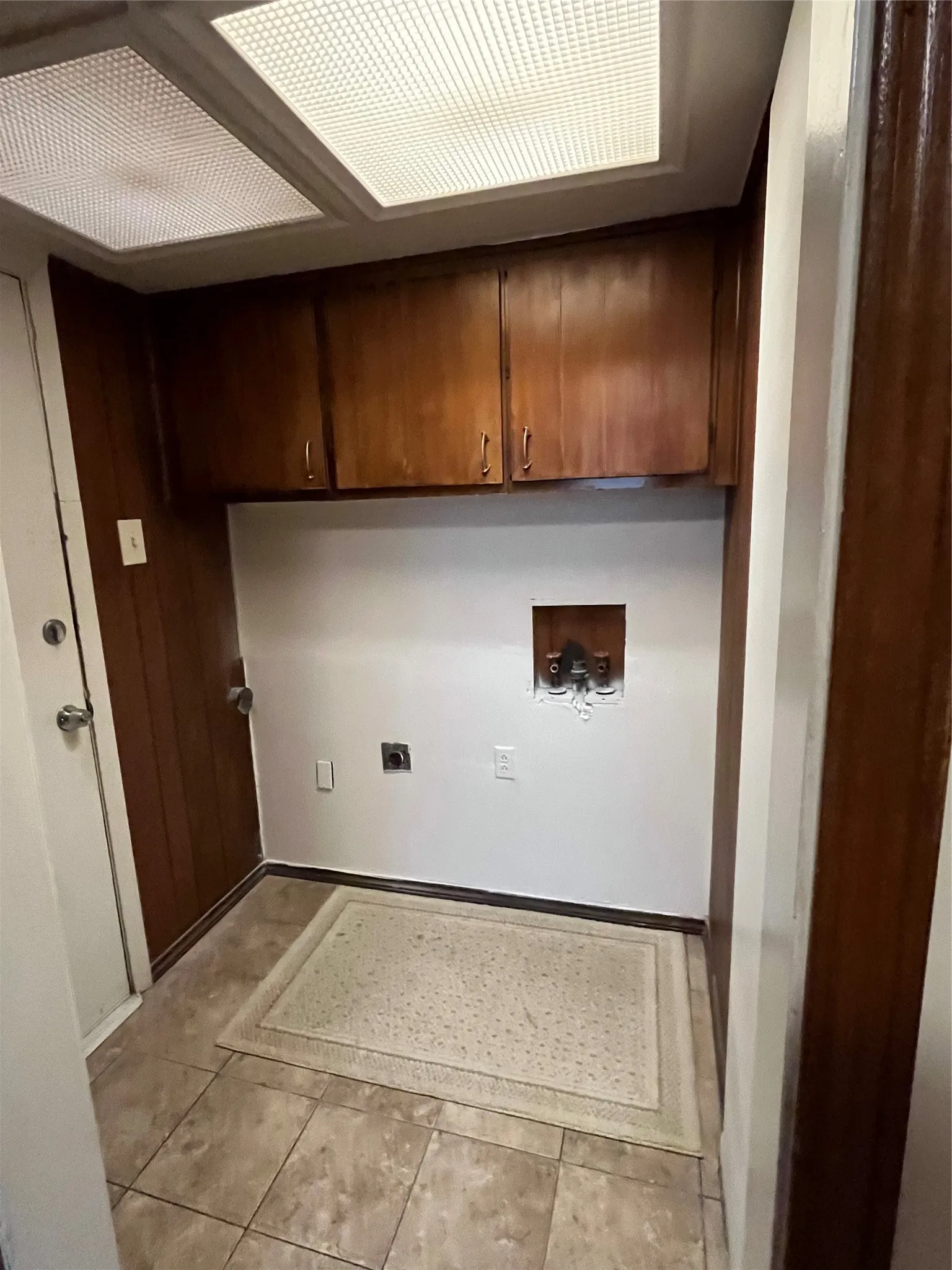 Single Family Residence For Rent in Dallas County , 13515 Charcoal Lane, Farmers Branch, Texas 75234, 3 Bedroom, 2 Bathroom, 2 Garage spaces, 1,265 Sqft, built in 1959, mls#21395063, Real Estate Agent in Farmers Branch, Homes For Rent in Dallas county, Homes For Rent in Farmers Branch, Realtor in Farmers Branch Texas, Real Estate Brokerage Independent Realty Texas, Luminita Cordes Realtor