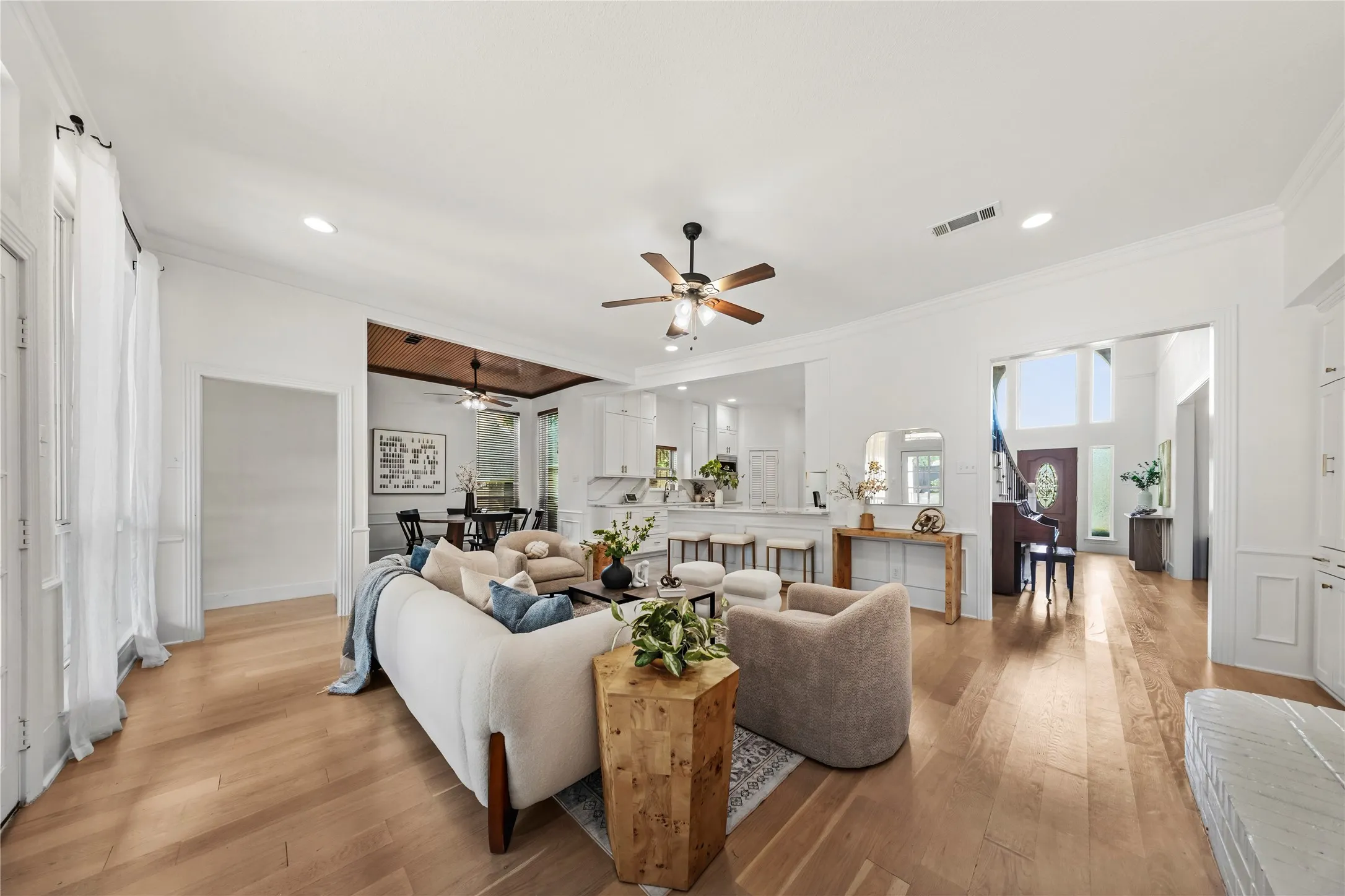 Single Family Residence For Sale in Dallas County , 177 Asher Court, Coppell, Texas 75019, 4 Bedroom, 3 Bathroom, 2 Garage spaces, 3,599 Sqft, built in 1991, mls#21397442, Real Estate Agent in Coppell, Homes For Sale in Dallas county, Homes For Sale in Coppell, Realtor in Coppell Texas, Real Estate Brokerage Independent Realty Texas, Luminita Cordes Realtor