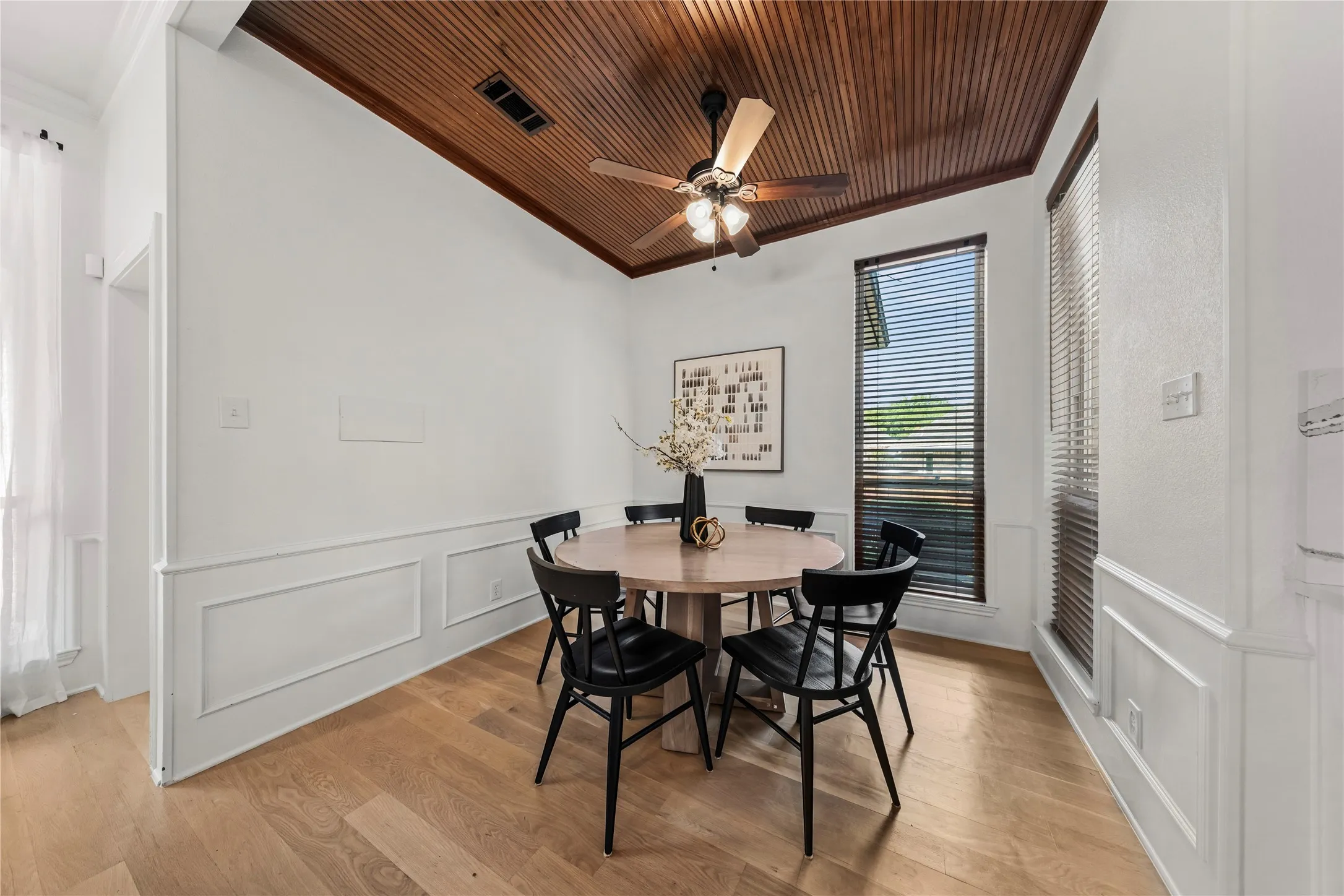 Single Family Residence For Sale in Dallas County , 177 Asher Court, Coppell, Texas 75019, 4 Bedroom, 3 Bathroom, 2 Garage spaces, 3,599 Sqft, built in 1991, mls#21397442, Real Estate Agent in Coppell, Homes For Sale in Dallas county, Homes For Sale in Coppell, Realtor in Coppell Texas, Real Estate Brokerage Independent Realty Texas, Luminita Cordes Realtor