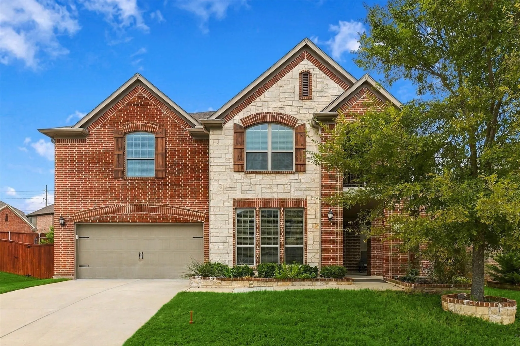 Single Family Residence For Sale in Denton County , 901 Hartford Court, Roanoke, Texas 76262, 4 Bedroom, 3 Bathroom, 2 Garage spaces, 4,075 Sqft, built in 2015, mls#21385687, Real Estate Agent in Roanoke, Homes For Sale in Denton county, Homes For Sale in Roanoke, Realtor in Roanoke Texas, Real Estate Brokerage Independent Realty Texas, Luminita Cordes Realtor