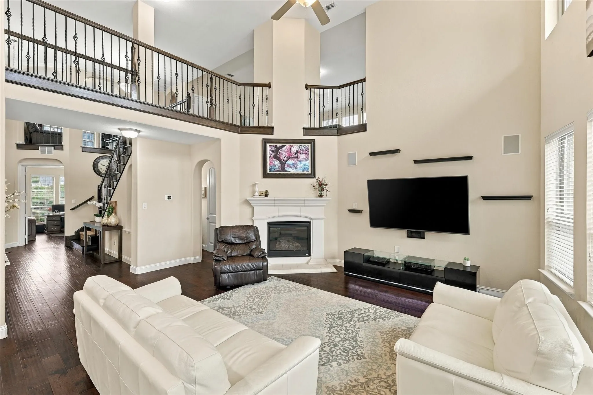 Single Family Residence For Sale in Denton County , 901 Hartford Court, Roanoke, Texas 76262, 4 Bedroom, 3 Bathroom, 2 Garage spaces, 4,075 Sqft, built in 2015, mls#21385687, Real Estate Agent in Roanoke, Homes For Sale in Denton county, Homes For Sale in Roanoke, Realtor in Roanoke Texas, Real Estate Brokerage Independent Realty Texas, Luminita Cordes Realtor