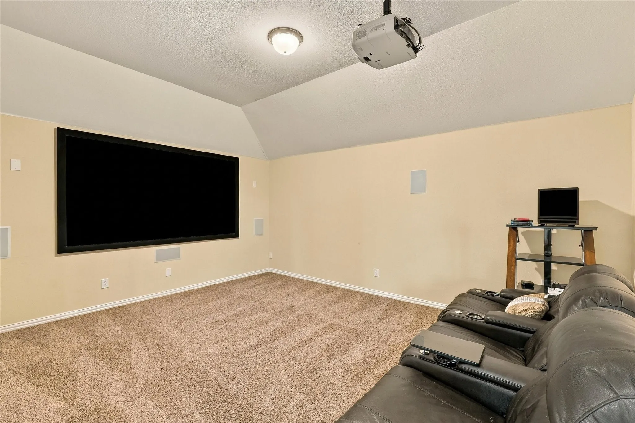 Single Family Residence For Sale in Denton County , 901 Hartford Court, Roanoke, Texas 76262, 4 Bedroom, 3 Bathroom, 2 Garage spaces, 4,075 Sqft, built in 2015, mls#21385687, Real Estate Agent in Roanoke, Homes For Sale in Denton county, Homes For Sale in Roanoke, Realtor in Roanoke Texas, Real Estate Brokerage Independent Realty Texas, Luminita Cordes Realtor