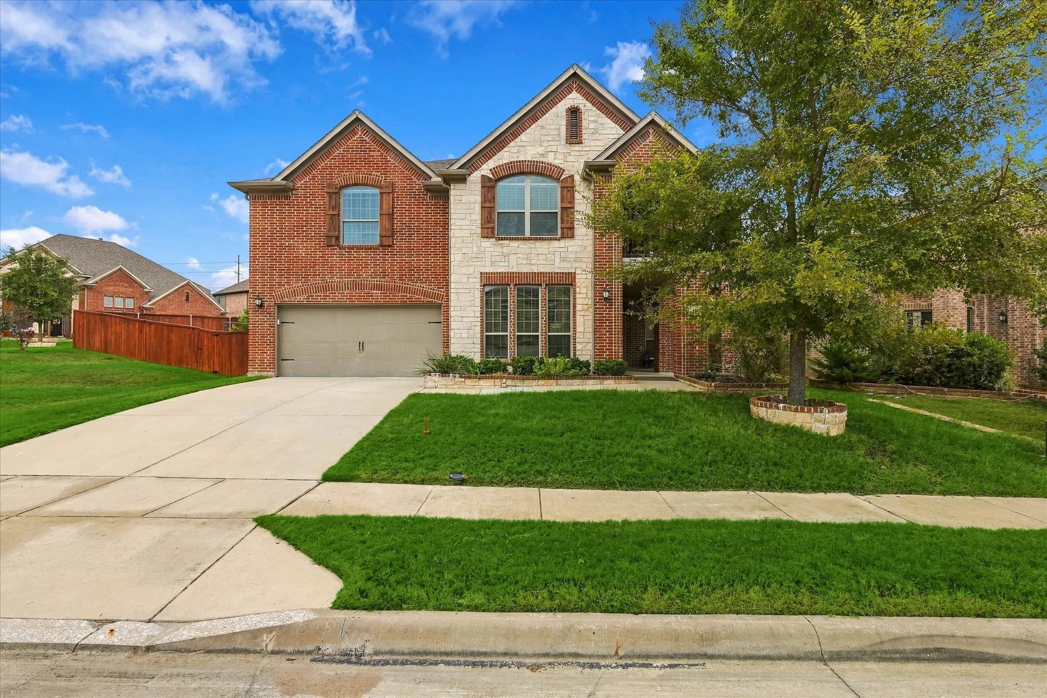 Single Family Residence For Sale in Denton County , 901 Hartford Court, Roanoke, Texas 76262, 4 Bedroom, 3 Bathroom, 2 Garage spaces, 4,075 Sqft, built in 2015, mls#21385687, Real Estate Agent in Roanoke, Homes For Sale in Denton county, Homes For Sale in Roanoke, Realtor in Roanoke Texas, Real Estate Brokerage Independent Realty Texas, Luminita Cordes Realtor