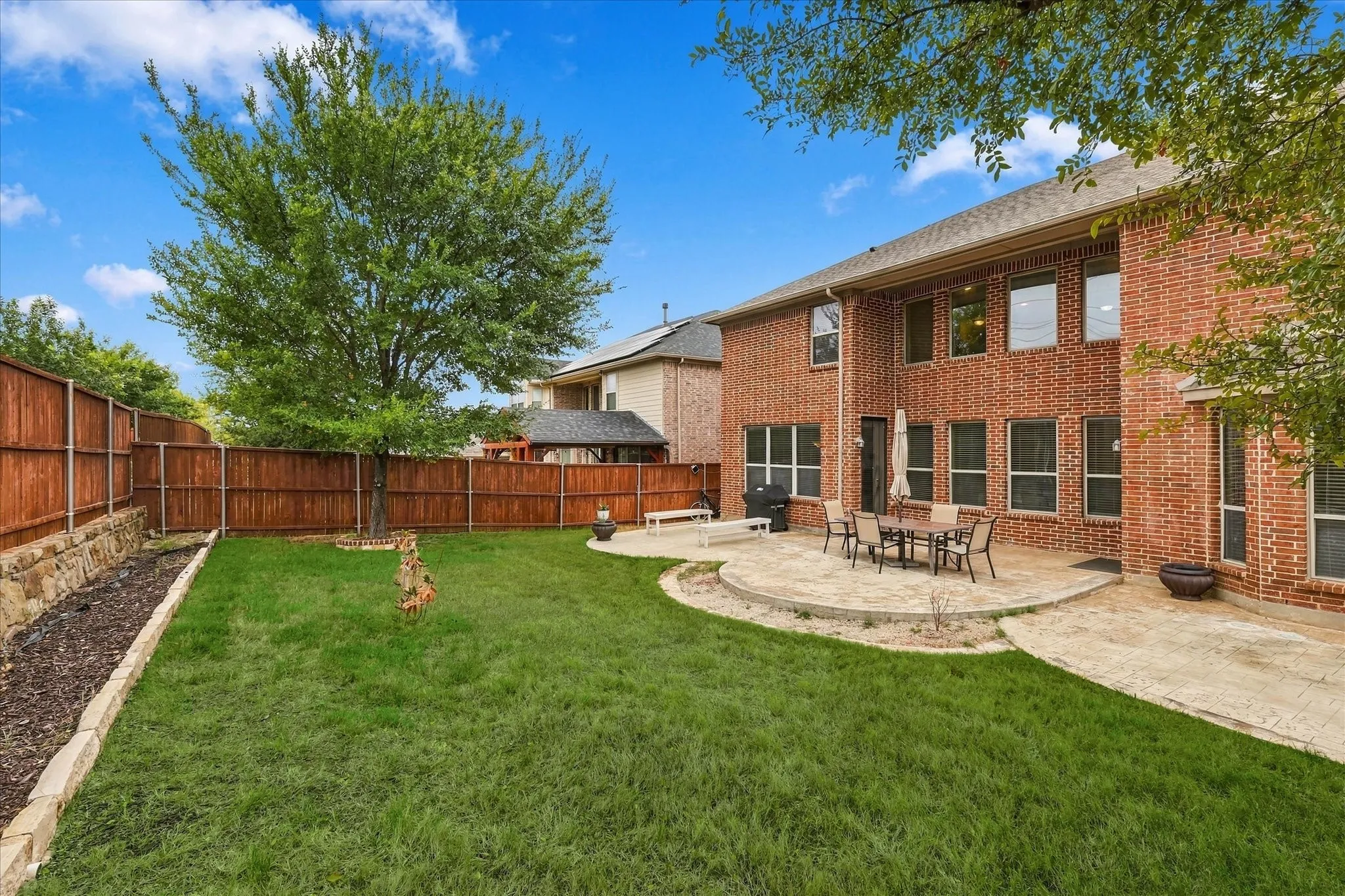 Single Family Residence For Sale in Denton County , 901 Hartford Court, Roanoke, Texas 76262, 4 Bedroom, 3 Bathroom, 2 Garage spaces, 4,075 Sqft, built in 2015, mls#21385687, Real Estate Agent in Roanoke, Homes For Sale in Denton county, Homes For Sale in Roanoke, Realtor in Roanoke Texas, Real Estate Brokerage Independent Realty Texas, Luminita Cordes Realtor