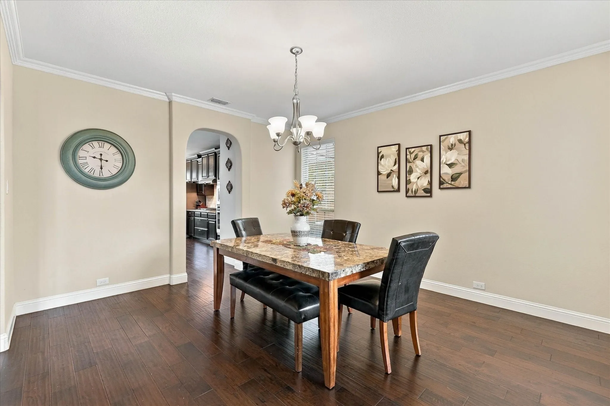 Single Family Residence For Sale in Denton County , 901 Hartford Court, Roanoke, Texas 76262, 4 Bedroom, 3 Bathroom, 2 Garage spaces, 4,075 Sqft, built in 2015, mls#21385687, Real Estate Agent in Roanoke, Homes For Sale in Denton county, Homes For Sale in Roanoke, Realtor in Roanoke Texas, Real Estate Brokerage Independent Realty Texas, Luminita Cordes Realtor