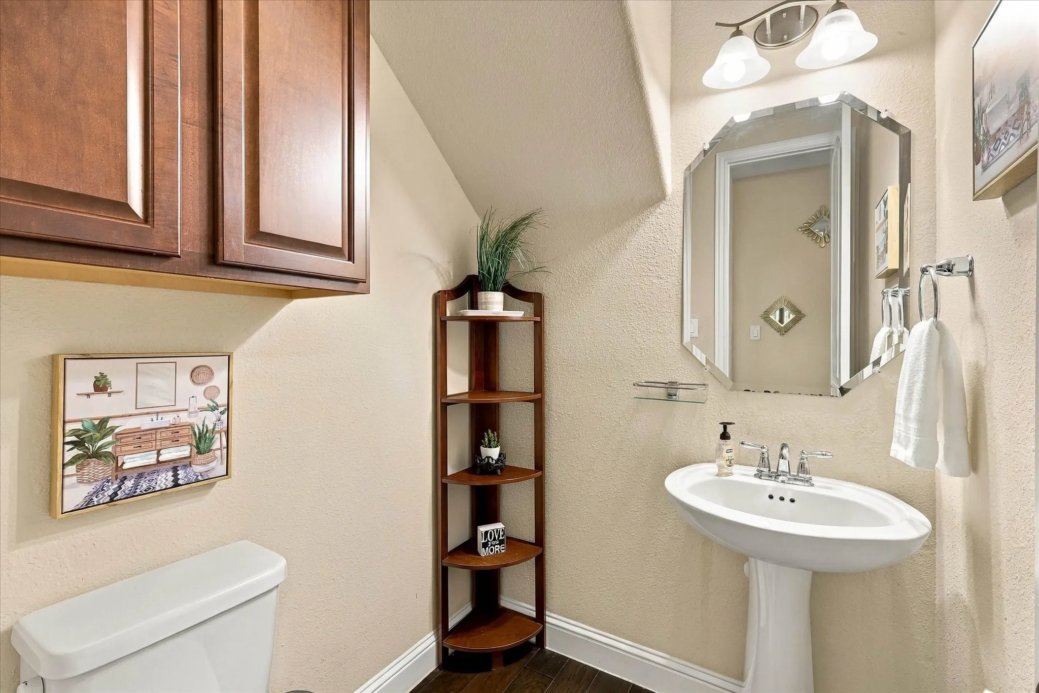 Single Family Residence For Sale in Denton County , 901 Hartford Court, Roanoke, Texas 76262, 4 Bedroom, 3 Bathroom, 2 Garage spaces, 4,075 Sqft, built in 2015, mls#21385687, Real Estate Agent in Roanoke, Homes For Sale in Denton county, Homes For Sale in Roanoke, Realtor in Roanoke Texas, Real Estate Brokerage Independent Realty Texas, Luminita Cordes Realtor