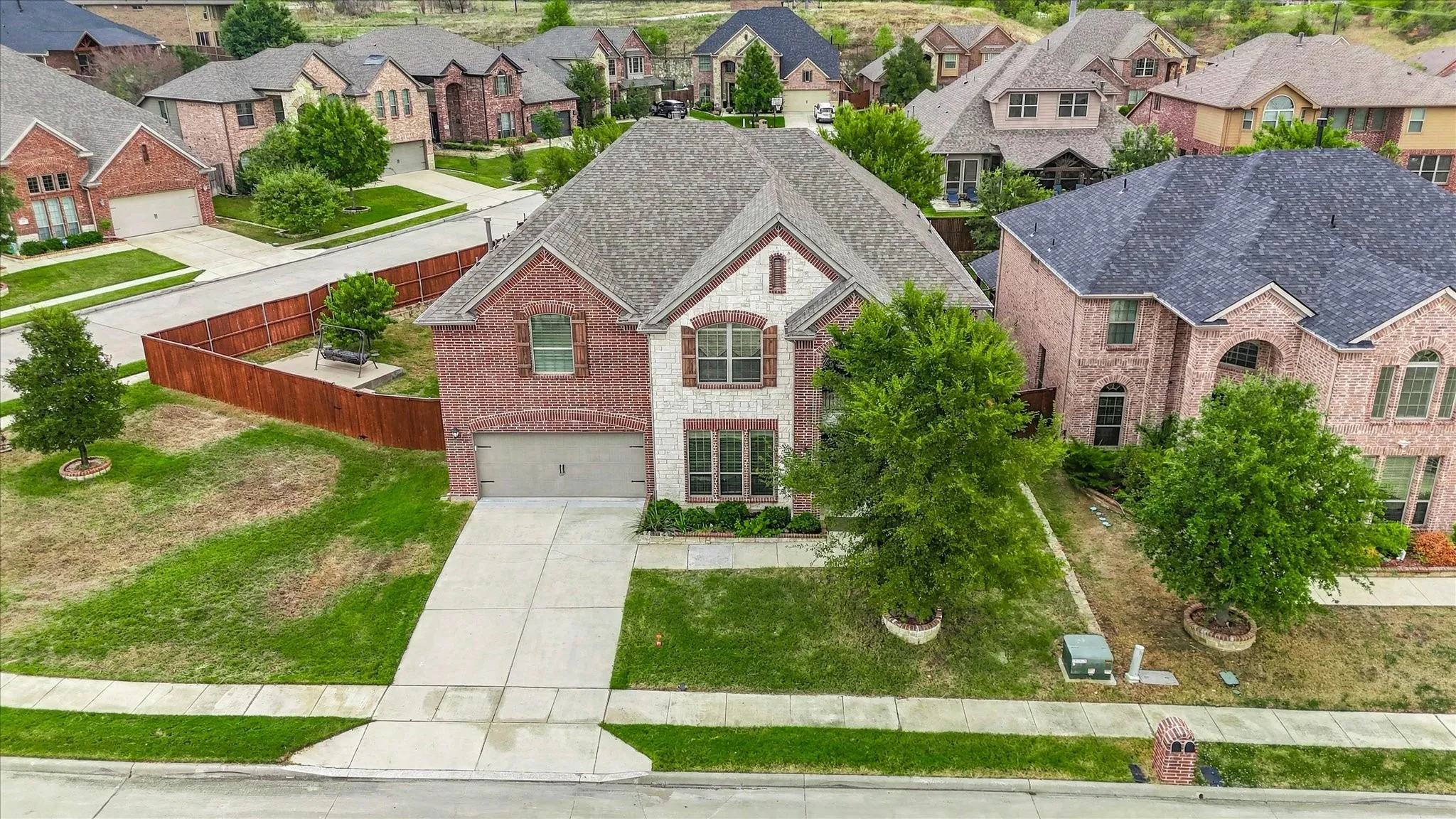 Single Family Residence For Sale in Denton County , 901 Hartford Court, Roanoke, Texas 76262, 4 Bedroom, 3 Bathroom, 2 Garage spaces, 4,075 Sqft, built in 2015, mls#21385687, Real Estate Agent in Roanoke, Homes For Sale in Denton county, Homes For Sale in Roanoke, Realtor in Roanoke Texas, Real Estate Brokerage Independent Realty Texas, Luminita Cordes Realtor