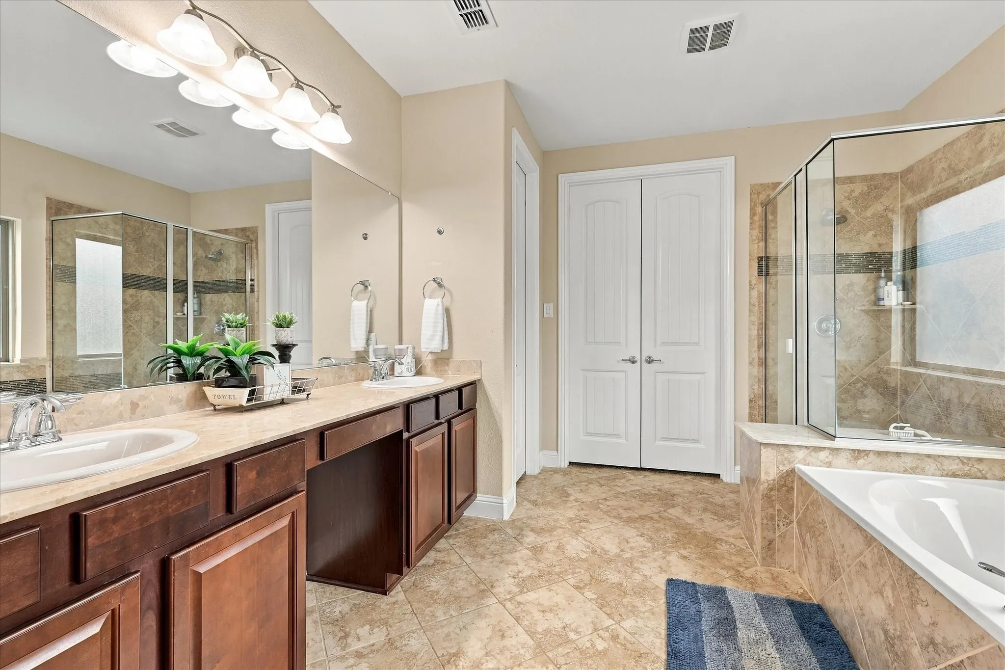 Single Family Residence For Sale in Denton County , 901 Hartford Court, Roanoke, Texas 76262, 4 Bedroom, 3 Bathroom, 2 Garage spaces, 4,075 Sqft, built in 2015, mls#21385687, Real Estate Agent in Roanoke, Homes For Sale in Denton county, Homes For Sale in Roanoke, Realtor in Roanoke Texas, Real Estate Brokerage Independent Realty Texas, Luminita Cordes Realtor