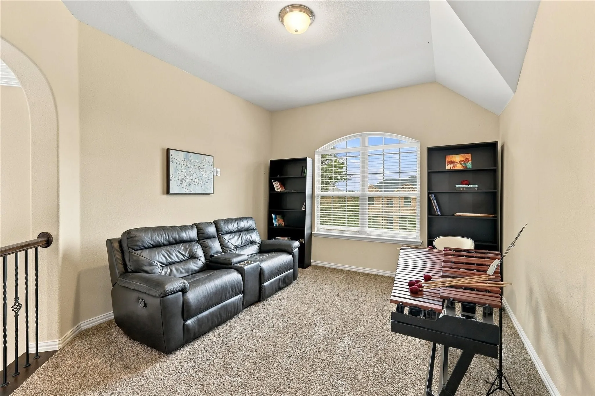 Single Family Residence For Sale in Denton County , 901 Hartford Court, Roanoke, Texas 76262, 4 Bedroom, 3 Bathroom, 2 Garage spaces, 4,075 Sqft, built in 2015, mls#21385687, Real Estate Agent in Roanoke, Homes For Sale in Denton county, Homes For Sale in Roanoke, Realtor in Roanoke Texas, Real Estate Brokerage Independent Realty Texas, Luminita Cordes Realtor