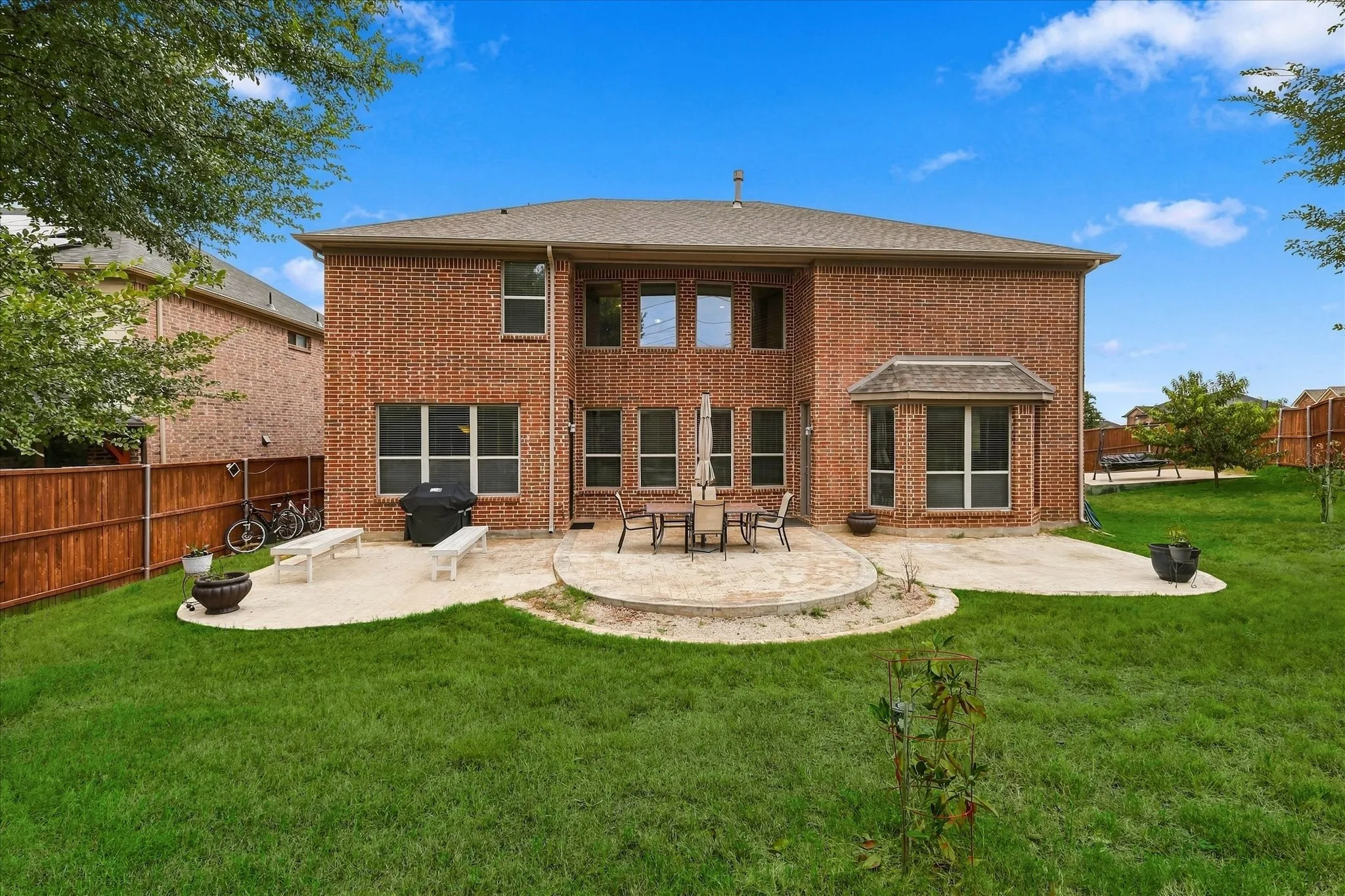 Single Family Residence For Sale in Denton County , 901 Hartford Court, Roanoke, Texas 76262, 4 Bedroom, 3 Bathroom, 2 Garage spaces, 4,075 Sqft, built in 2015, mls#21385687, Real Estate Agent in Roanoke, Homes For Sale in Denton county, Homes For Sale in Roanoke, Realtor in Roanoke Texas, Real Estate Brokerage Independent Realty Texas, Luminita Cordes Realtor