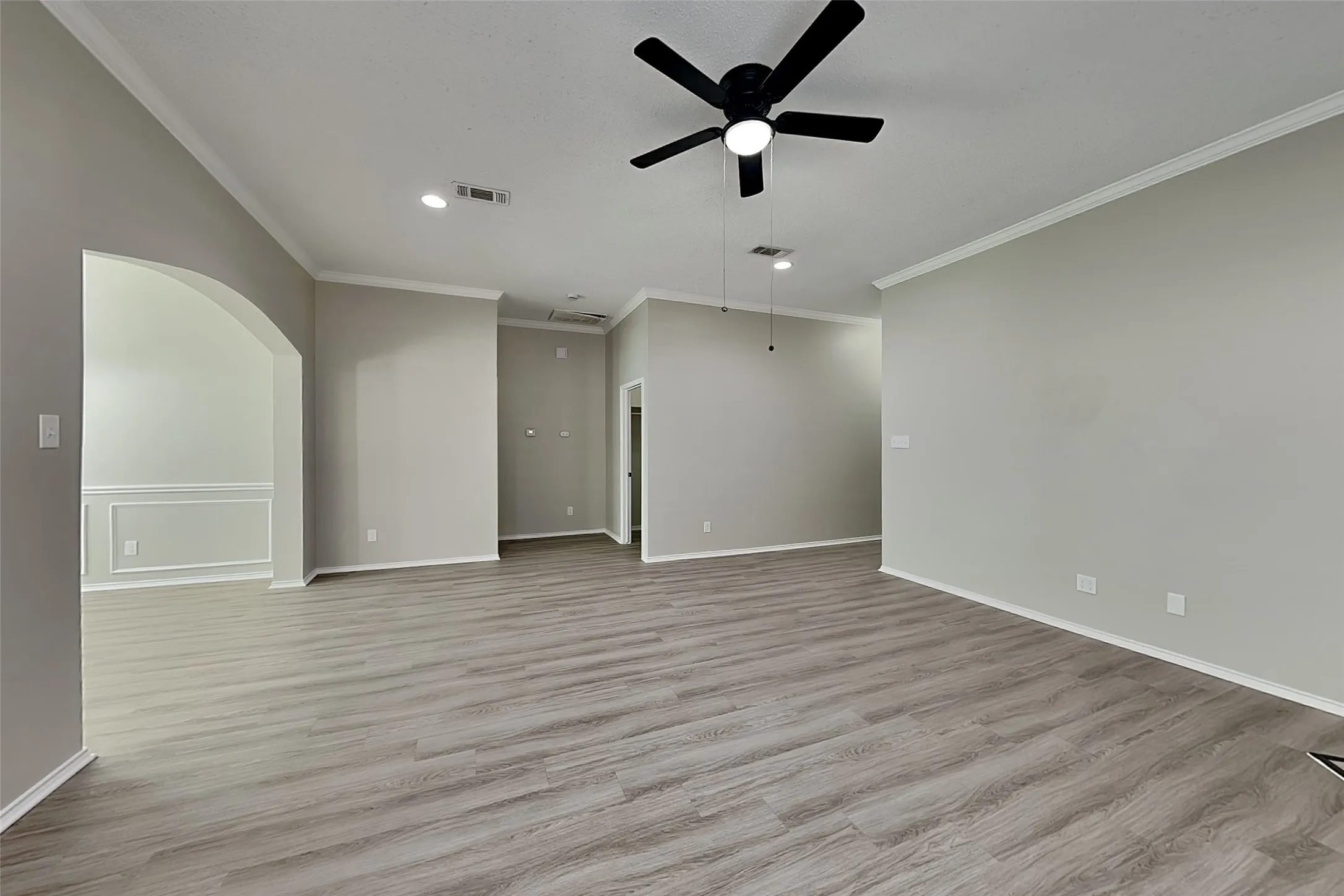 Single Family Residence For Rent in Tarrant County , 8908 Saranac Trail, Fort Worth, Texas 76118, 3 Bedroom, 2 Bathroom, 2 Garage spaces, 1,814 Sqft, built in 2001, mls#21397441, Real Estate Agent in Fort Worth, Homes For Rent in Tarrant county, Homes For Rent in Fort Worth, Realtor in Fort Worth Texas, Real Estate Brokerage Independent Realty Texas, Luminita Cordes Realtor