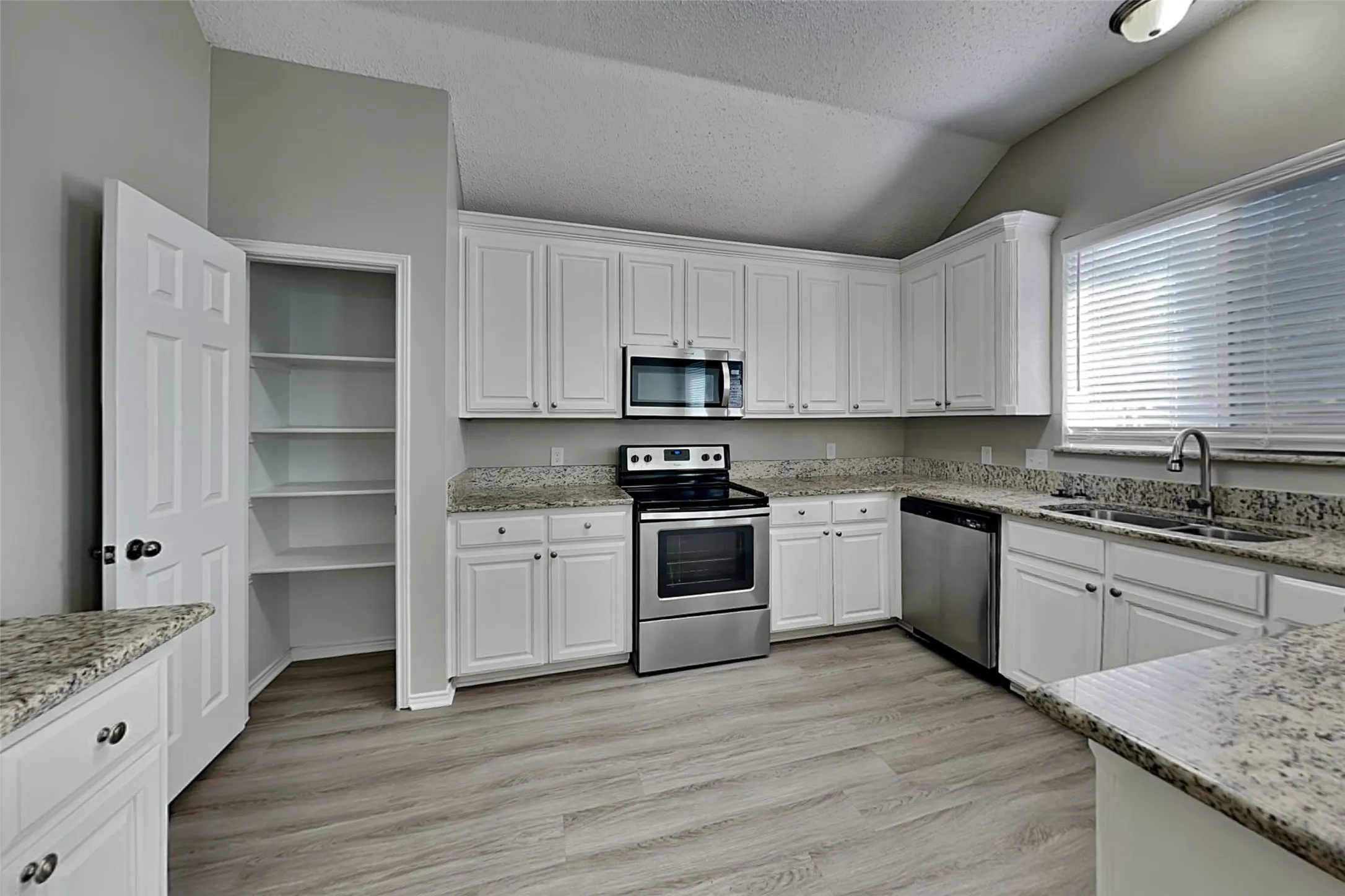 Single Family Residence For Rent in Tarrant County , 8908 Saranac Trail, Fort Worth, Texas 76118, 3 Bedroom, 2 Bathroom, 2 Garage spaces, 1,814 Sqft, built in 2001, mls#21397441, Real Estate Agent in Fort Worth, Homes For Rent in Tarrant county, Homes For Rent in Fort Worth, Realtor in Fort Worth Texas, Real Estate Brokerage Independent Realty Texas, Luminita Cordes Realtor