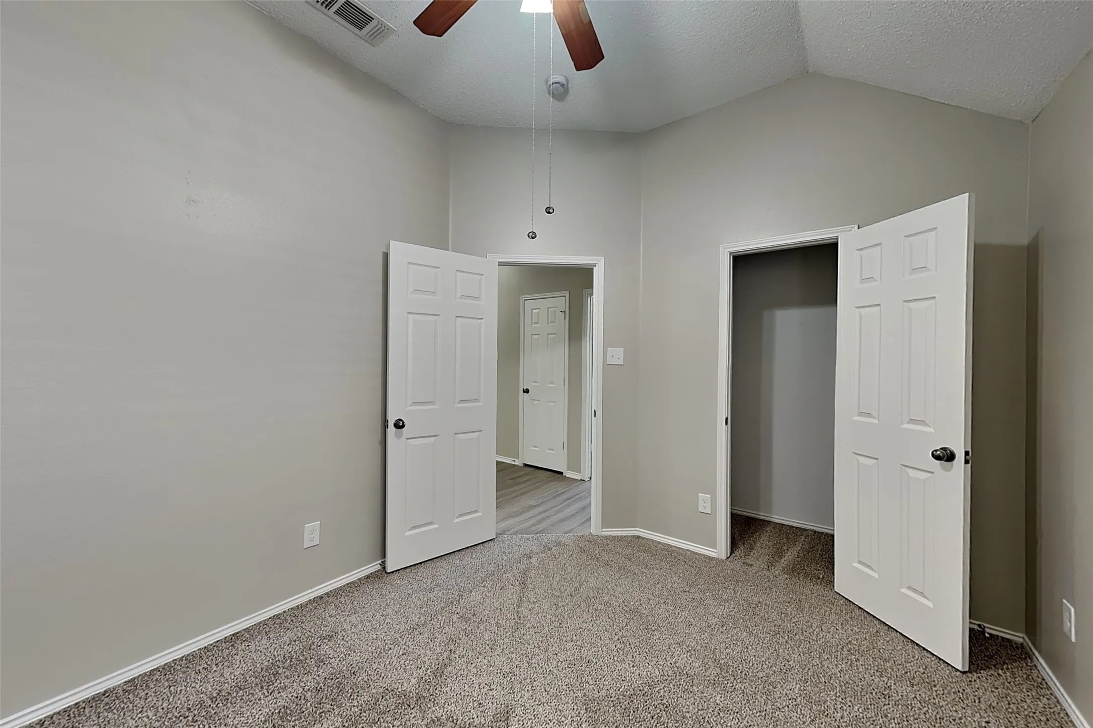Single Family Residence For Rent in Tarrant County , 8908 Saranac Trail, Fort Worth, Texas 76118, 3 Bedroom, 2 Bathroom, 2 Garage spaces, 1,814 Sqft, built in 2001, mls#21397441, Real Estate Agent in Fort Worth, Homes For Rent in Tarrant county, Homes For Rent in Fort Worth, Realtor in Fort Worth Texas, Real Estate Brokerage Independent Realty Texas, Luminita Cordes Realtor