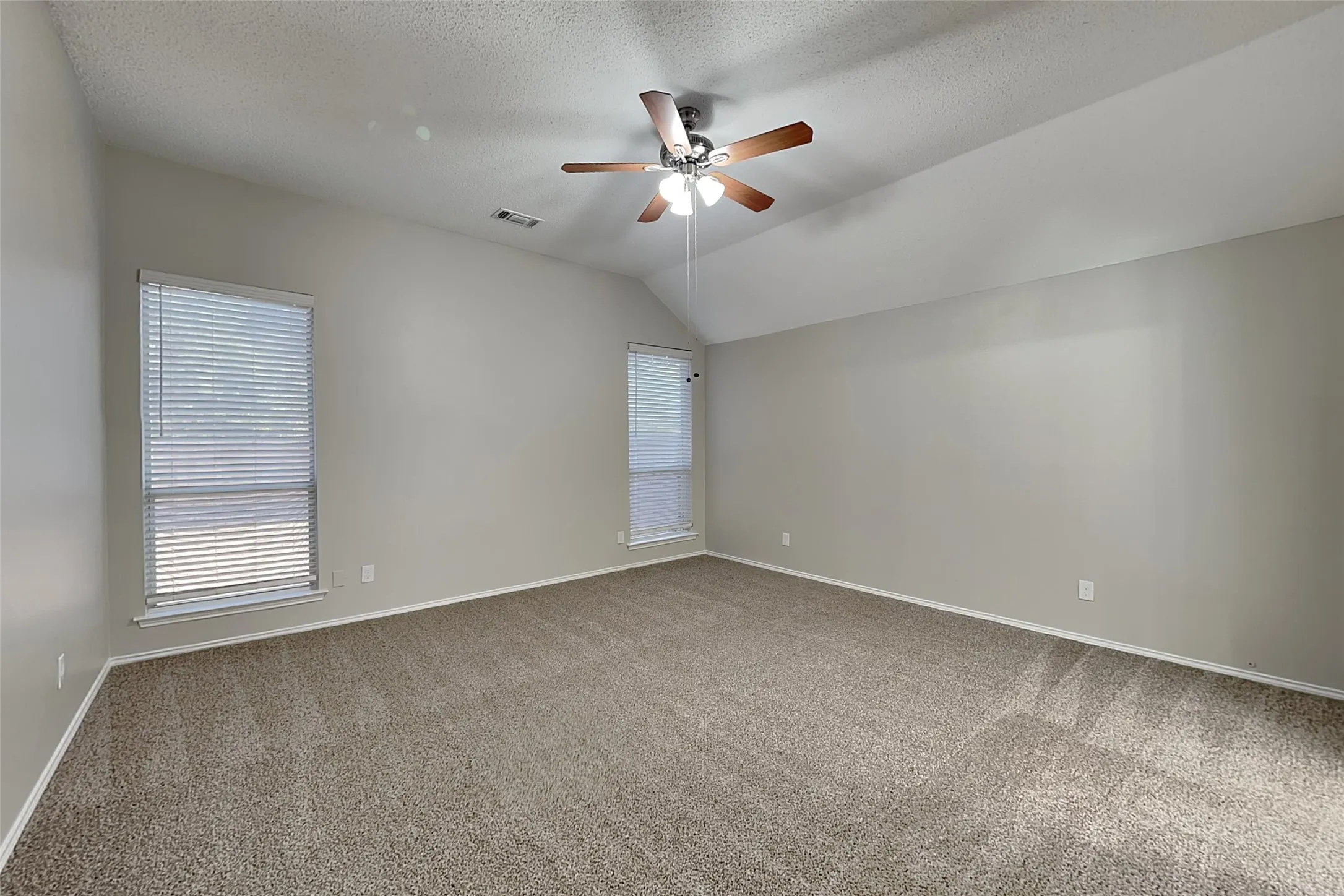 Single Family Residence For Rent in Tarrant County , 8908 Saranac Trail, Fort Worth, Texas 76118, 3 Bedroom, 2 Bathroom, 2 Garage spaces, 1,814 Sqft, built in 2001, mls#21397441, Real Estate Agent in Fort Worth, Homes For Rent in Tarrant county, Homes For Rent in Fort Worth, Realtor in Fort Worth Texas, Real Estate Brokerage Independent Realty Texas, Luminita Cordes Realtor