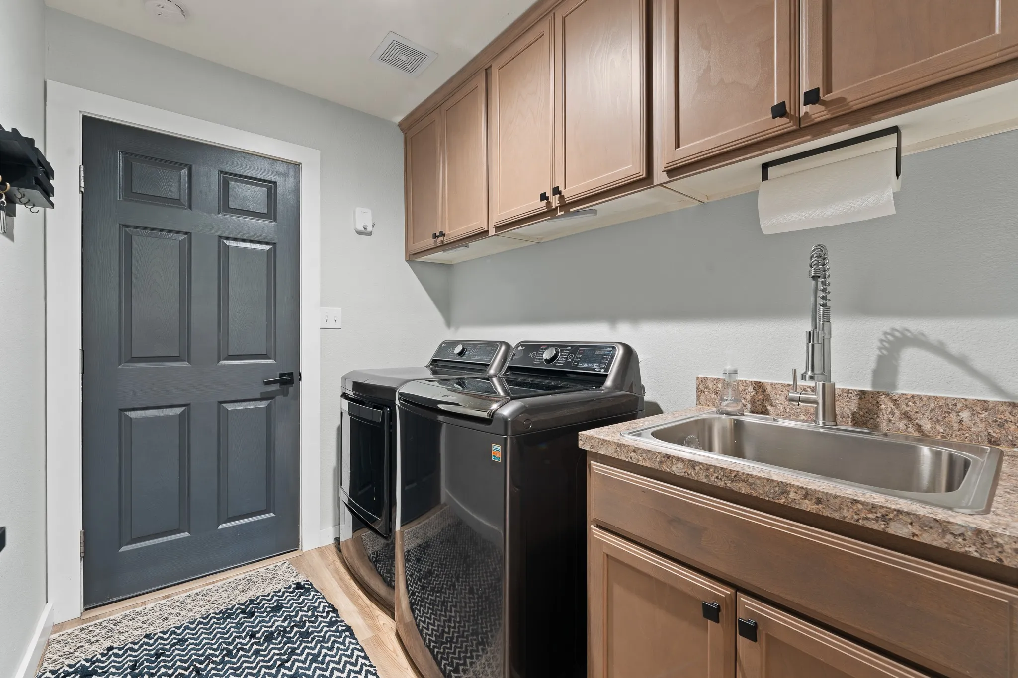 Single Family Residence For Sale in Johnson County , 3137 Shoreline Drive, Burleson, Texas 76028, 5 Bedroom, 3 Bathroom, 2 Garage spaces, 2,662 Sqft, built in 2015, mls#21375596, Real Estate Agent in Burleson, Homes For Sale in Johnson county, Homes For Sale in Burleson, Realtor in Burleson Texas, Real Estate Brokerage Independent Realty Texas, Luminita Cordes Realtor
