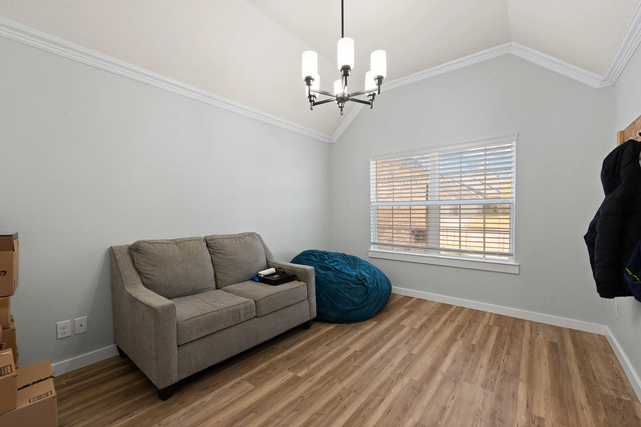Formal dining or sitting room off the entry.