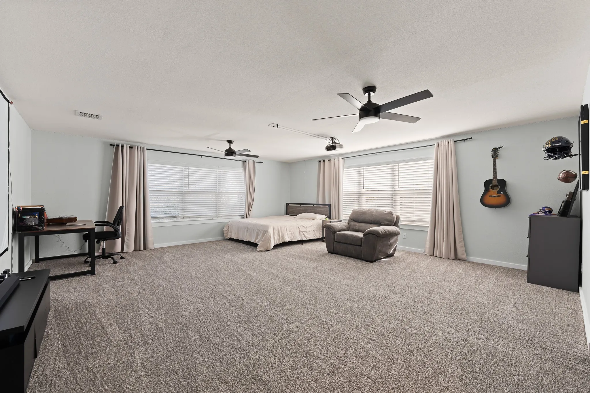 Upstairs En-Suite (Bedroom 5) or family room