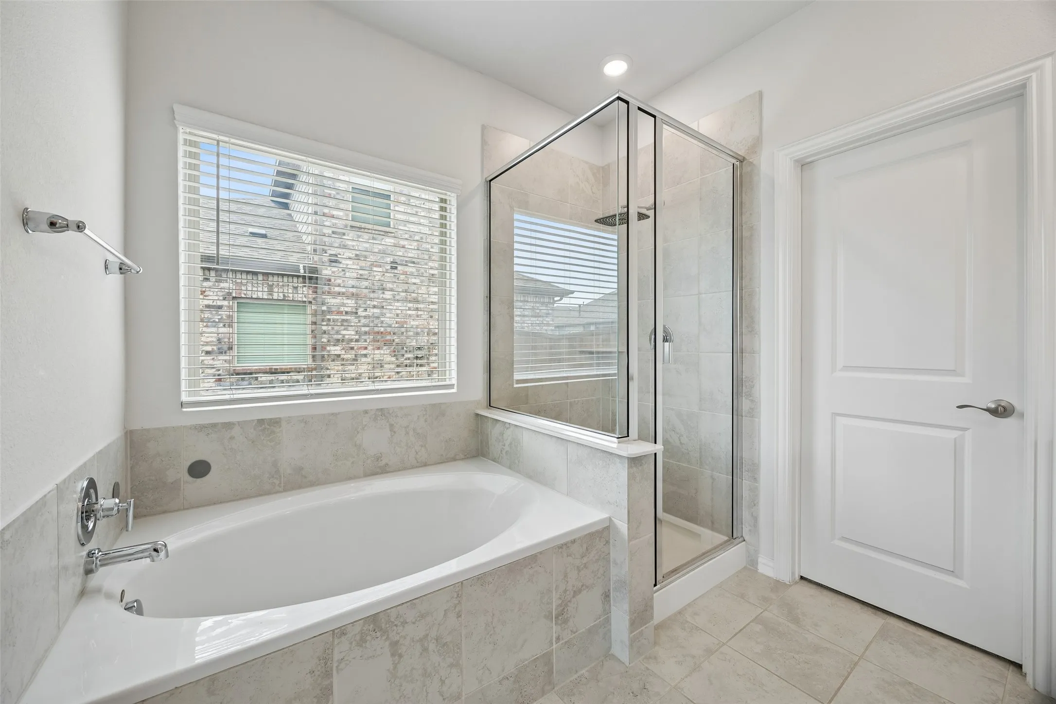 Single Family Residence For Sale in Denton County , 1940 Tomahawk Trail, Aubrey, Texas 76227, 4 Bedroom, 4 Bathroom, 3 Garage spaces, 3,502 Sqft, built in 2020, mls#21397136, Real Estate Agent in Aubrey, Homes For Sale in Denton county, Homes For Sale in Aubrey, Realtor in Aubrey Texas, Real Estate Brokerage Independent Realty Texas, Luminita Cordes Realtor