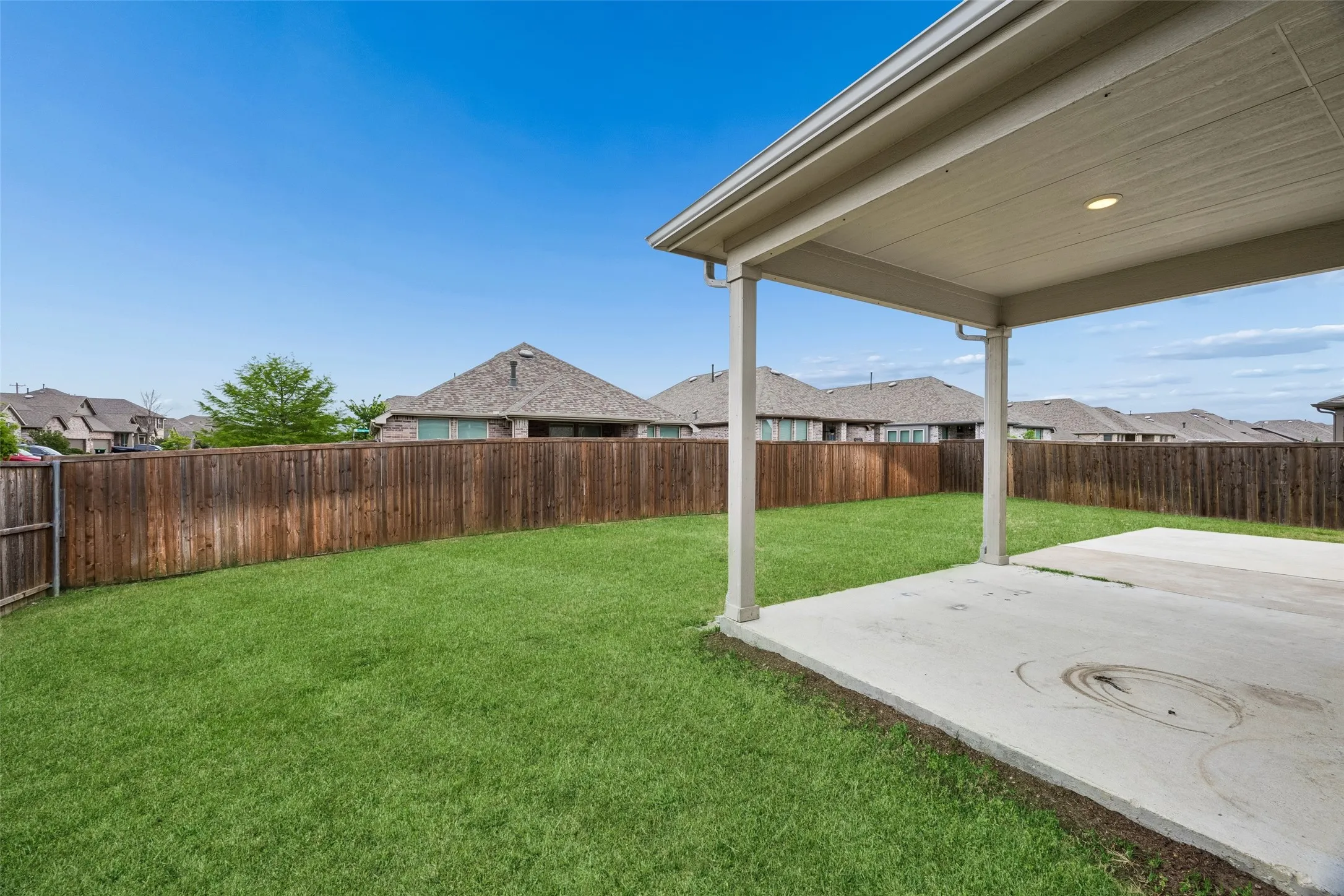 Single Family Residence For Sale in Denton County , 1940 Tomahawk Trail, Aubrey, Texas 76227, 4 Bedroom, 4 Bathroom, 3 Garage spaces, 3,502 Sqft, built in 2020, mls#21397136, Real Estate Agent in Aubrey, Homes For Sale in Denton county, Homes For Sale in Aubrey, Realtor in Aubrey Texas, Real Estate Brokerage Independent Realty Texas, Luminita Cordes Realtor