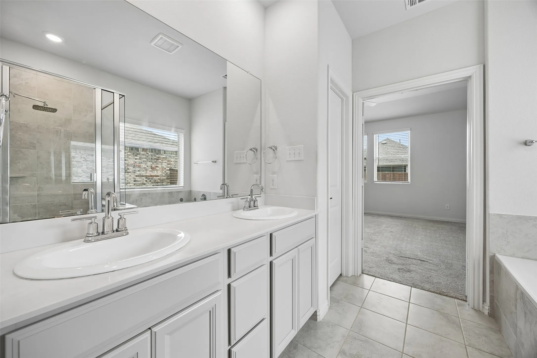 Single Family Residence For Sale in Denton County , 1940 Tomahawk Trail, Aubrey, Texas 76227, 4 Bedroom, 4 Bathroom, 3 Garage spaces, 3,502 Sqft, built in 2020, mls#21397136, Real Estate Agent in Aubrey, Homes For Sale in Denton county, Homes For Sale in Aubrey, Realtor in Aubrey Texas, Real Estate Brokerage Independent Realty Texas, Luminita Cordes Realtor