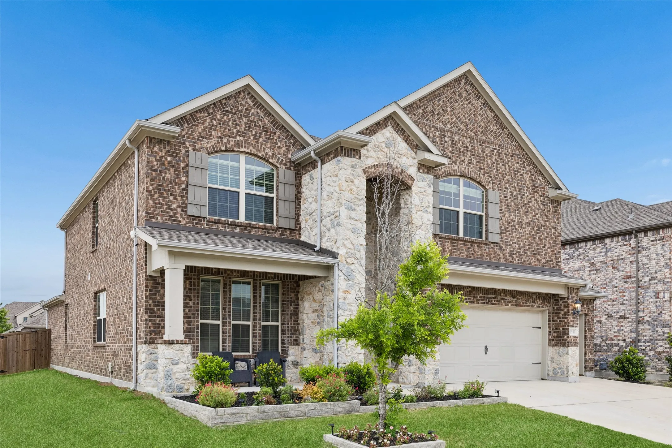 Single Family Residence For Sale in Denton County , 1940 Tomahawk Trail, Aubrey, Texas 76227, 4 Bedroom, 4 Bathroom, 3 Garage spaces, 3,502 Sqft, built in 2020, mls#21397136, Real Estate Agent in Aubrey, Homes For Sale in Denton county, Homes For Sale in Aubrey, Realtor in Aubrey Texas, Real Estate Brokerage Independent Realty Texas, Luminita Cordes Realtor