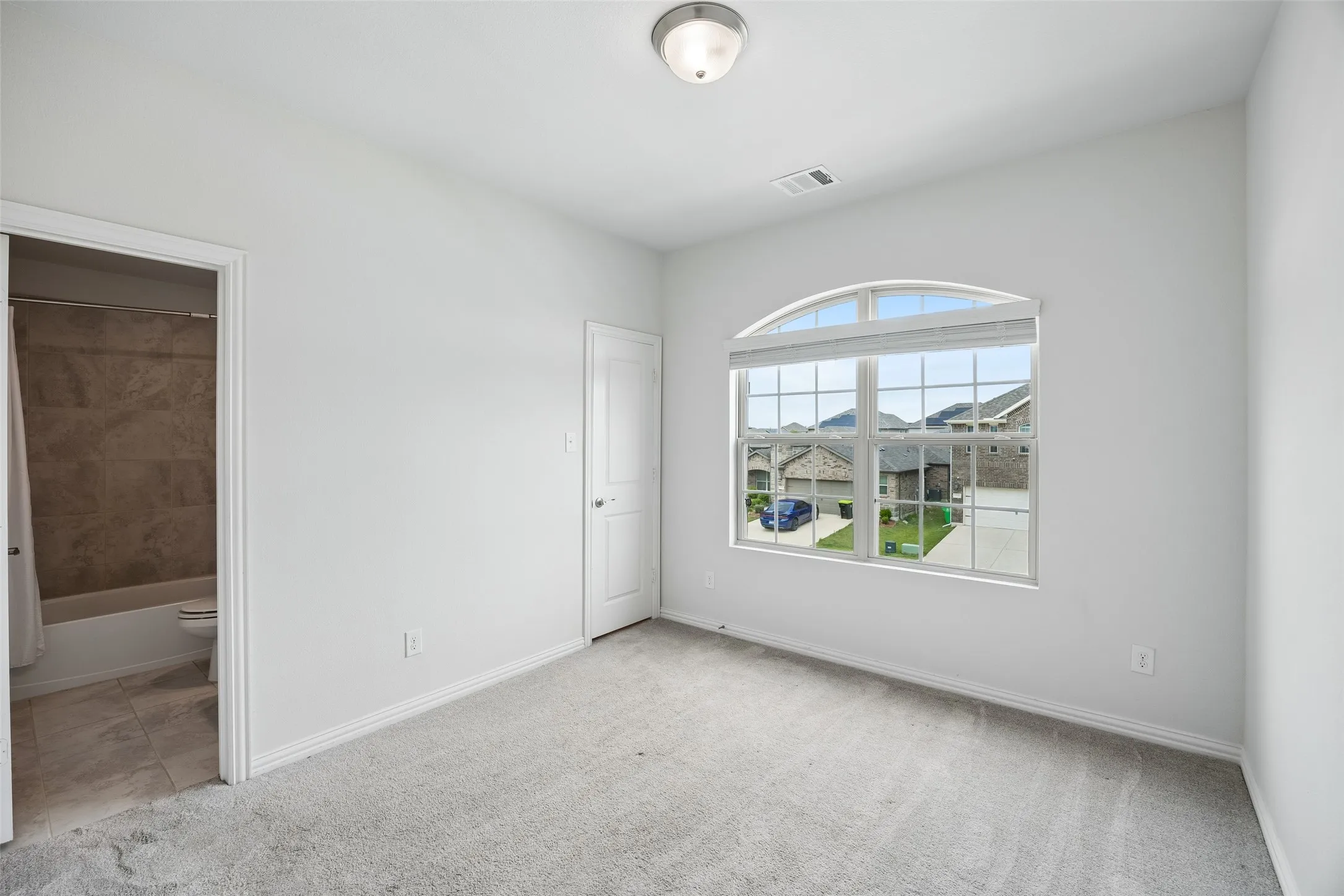 Single Family Residence For Sale in Denton County , 1940 Tomahawk Trail, Aubrey, Texas 76227, 4 Bedroom, 4 Bathroom, 3 Garage spaces, 3,502 Sqft, built in 2020, mls#21397136, Real Estate Agent in Aubrey, Homes For Sale in Denton county, Homes For Sale in Aubrey, Realtor in Aubrey Texas, Real Estate Brokerage Independent Realty Texas, Luminita Cordes Realtor