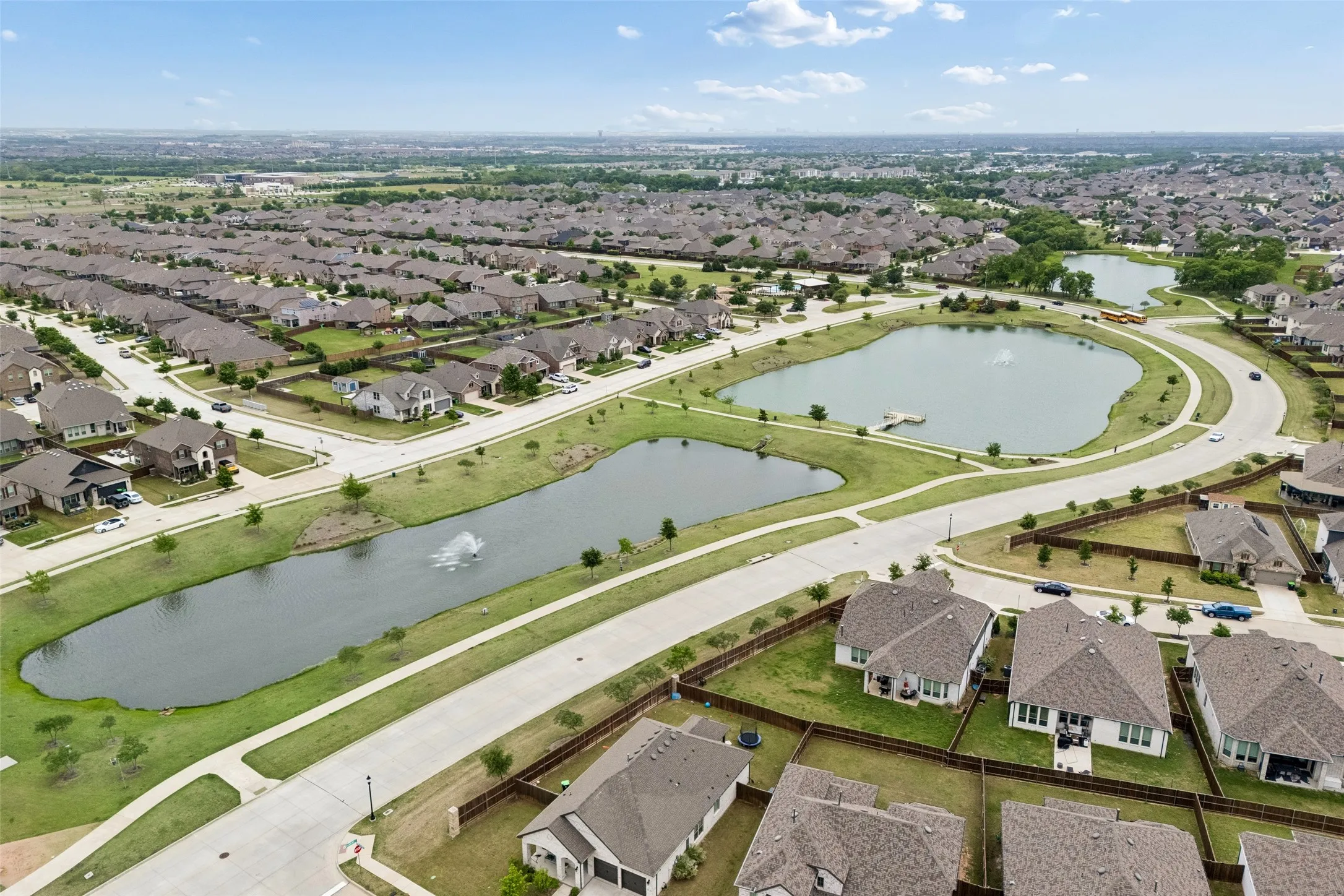 Single Family Residence For Sale in Denton County , 1940 Tomahawk Trail, Aubrey, Texas 76227, 4 Bedroom, 4 Bathroom, 3 Garage spaces, 3,502 Sqft, built in 2020, mls#21397136, Real Estate Agent in Aubrey, Homes For Sale in Denton county, Homes For Sale in Aubrey, Realtor in Aubrey Texas, Real Estate Brokerage Independent Realty Texas, Luminita Cordes Realtor